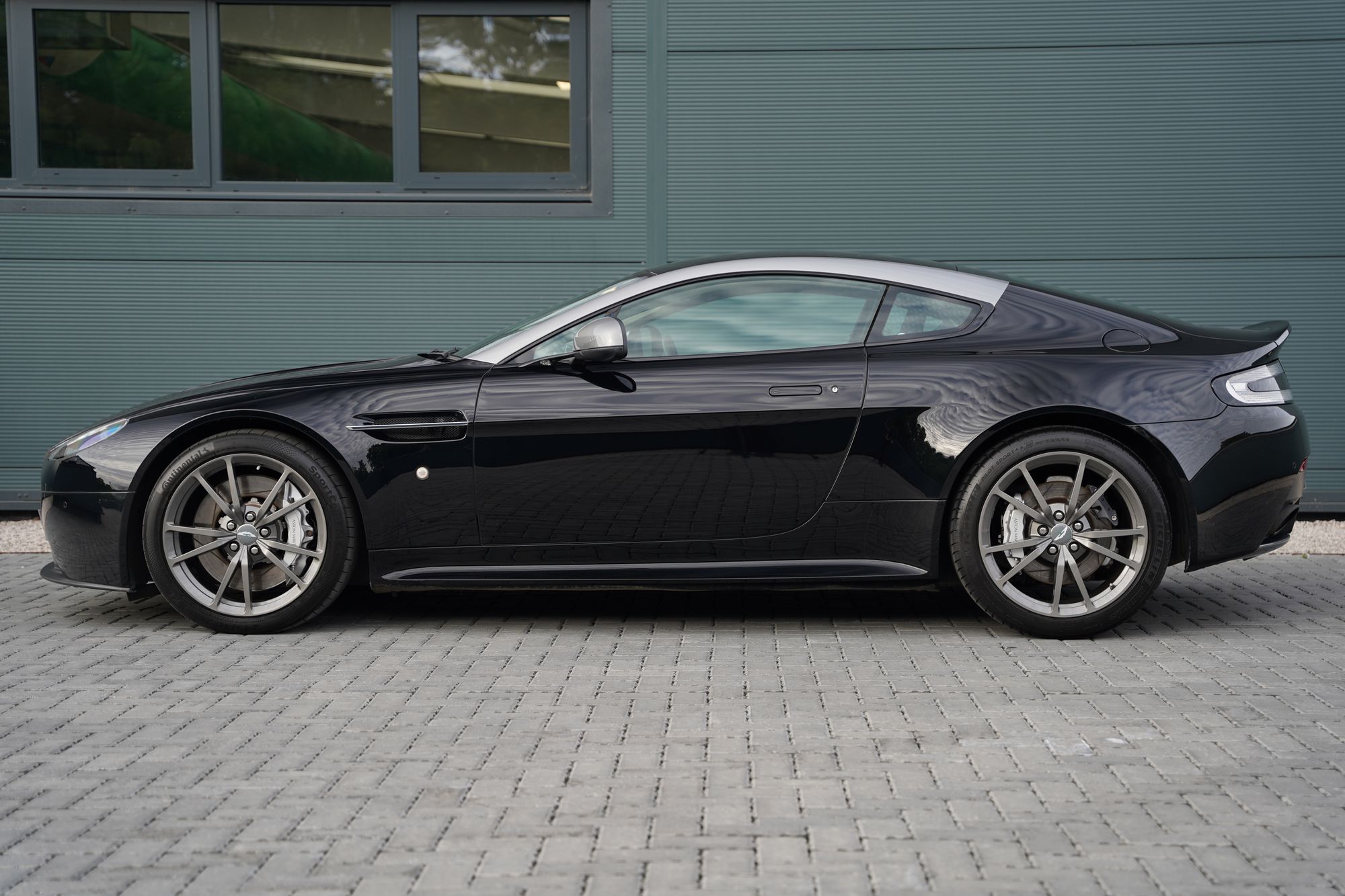 2016 Aston Martin V8 Vantage N430