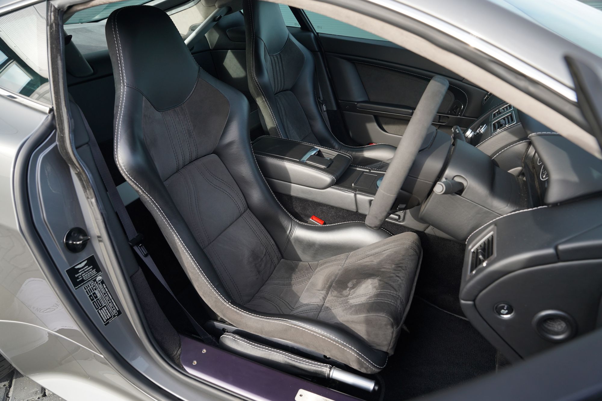 2010 Aston Martin V12 Vantage Manual