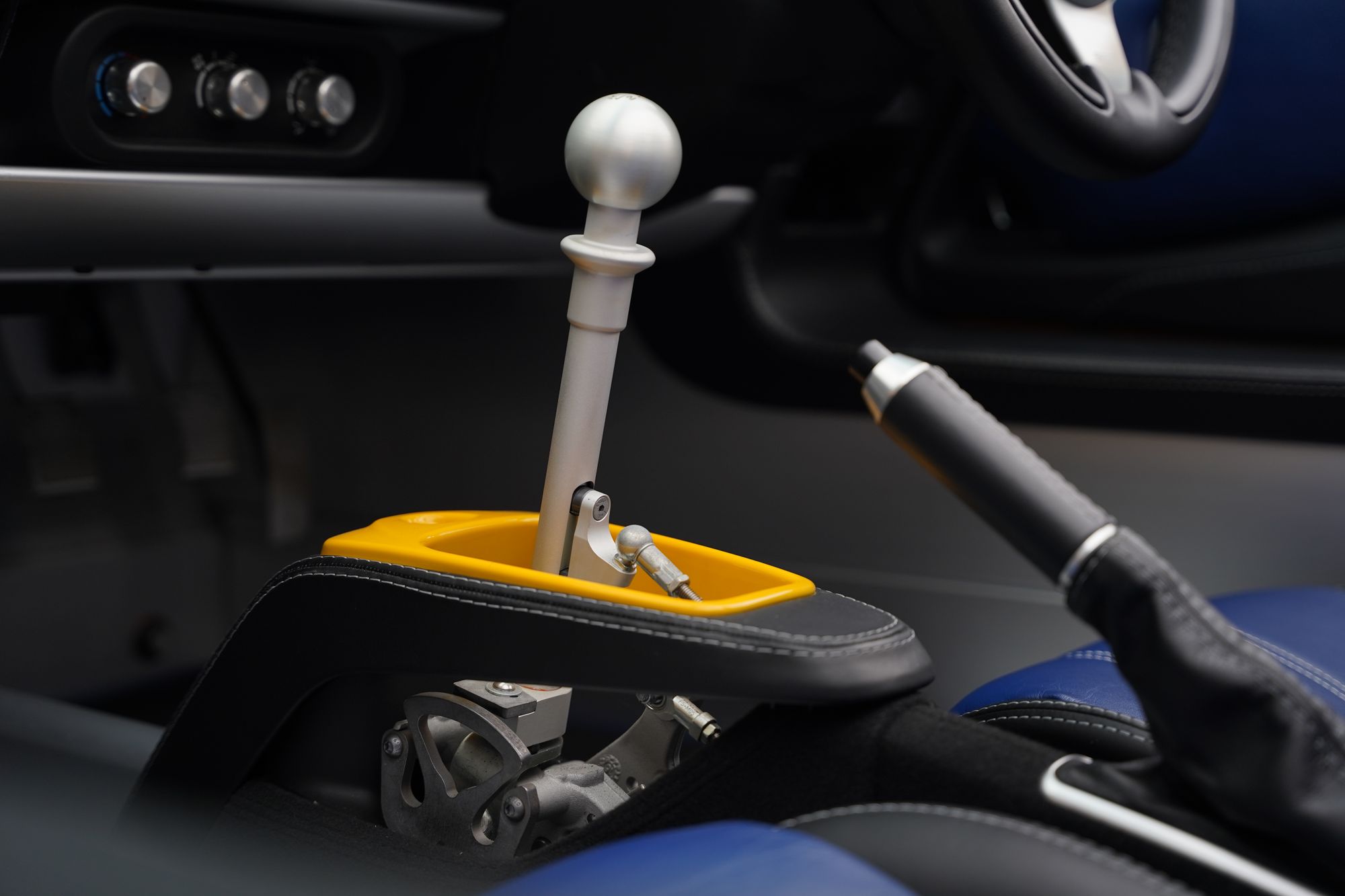 2018 Lotus Elise Sport 220 '99T Camel'