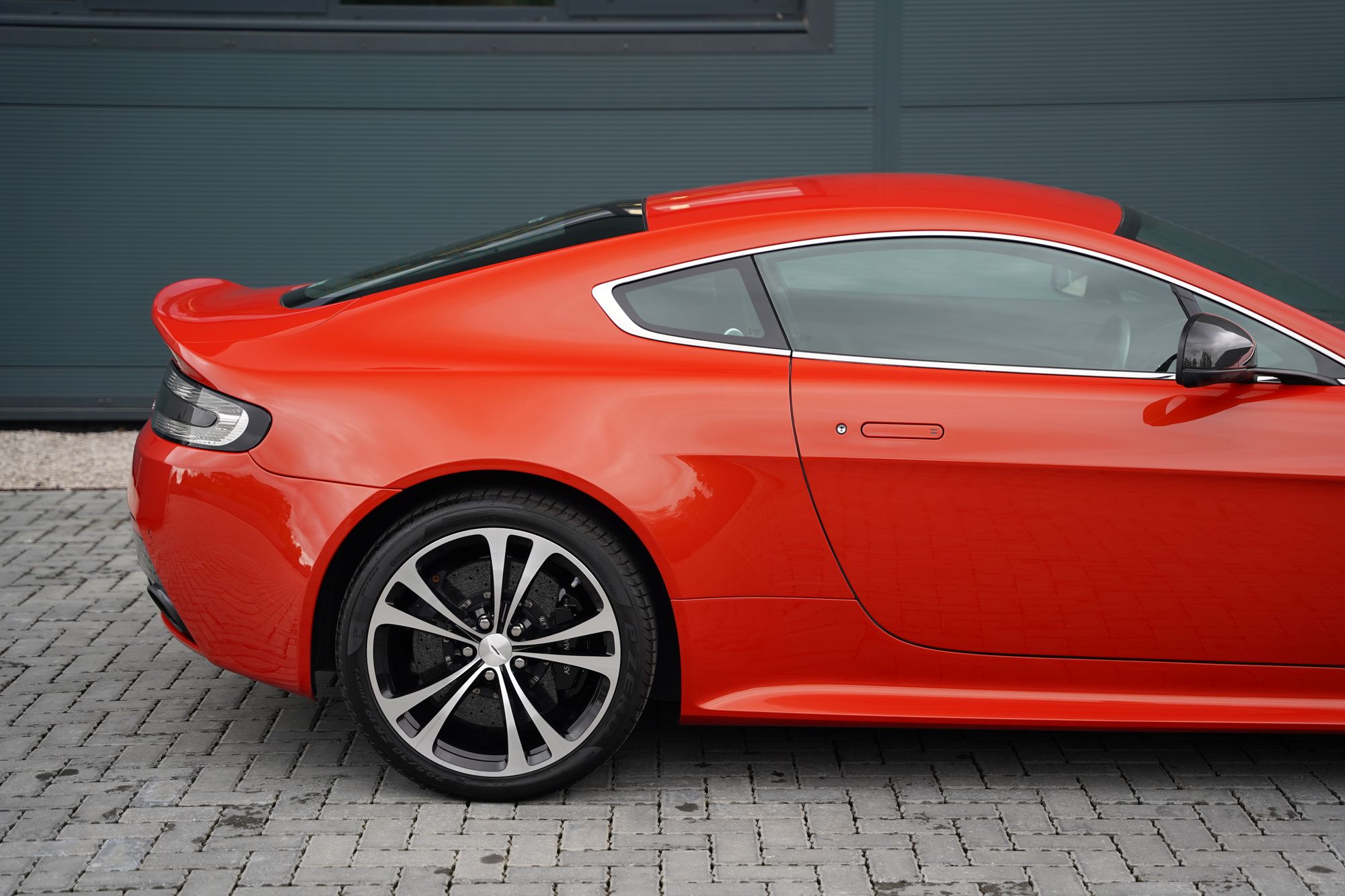 2012 Aston Martin V12 Vantage Manual