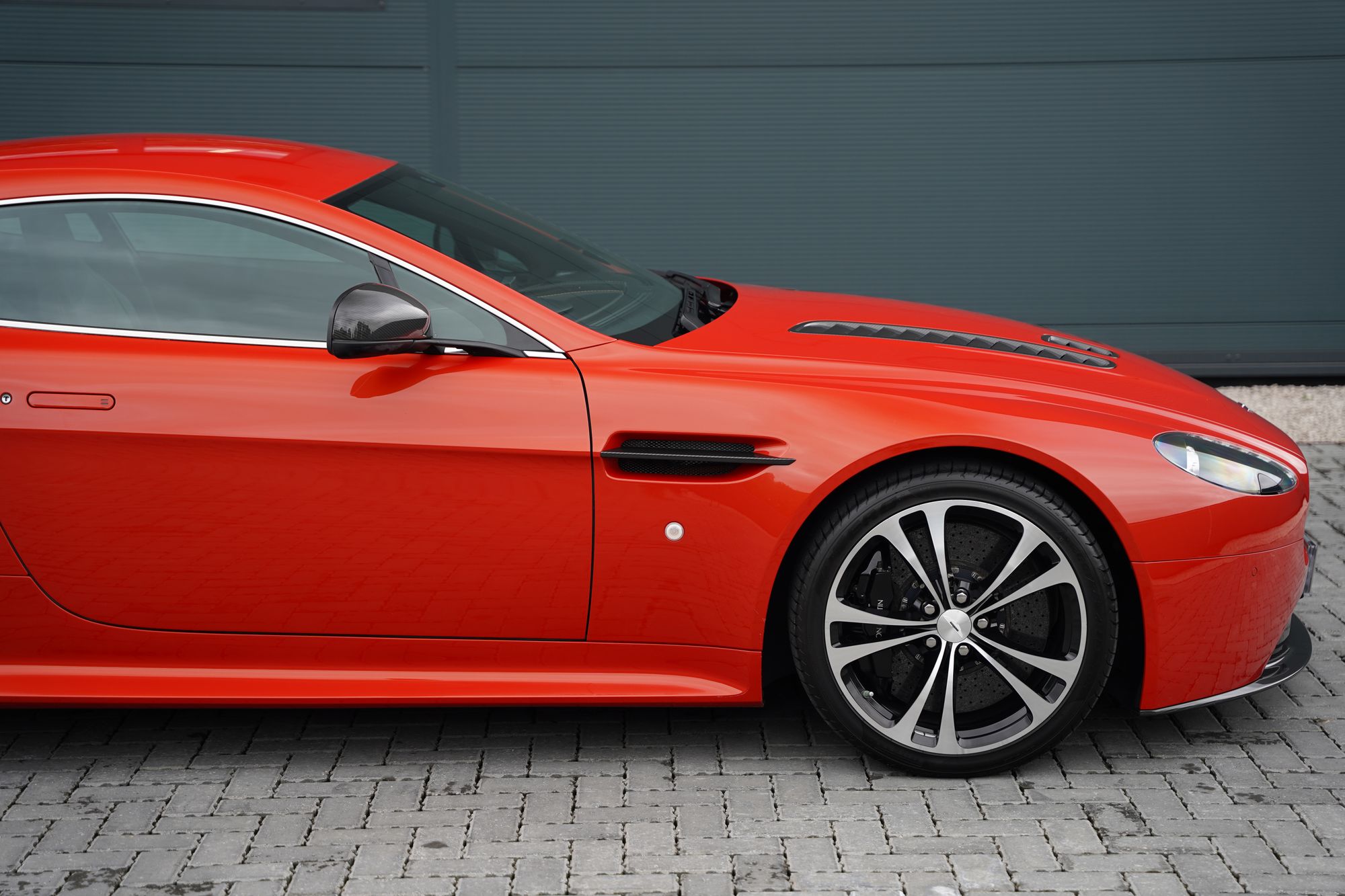 2012 Aston Martin V12 Vantage Manual