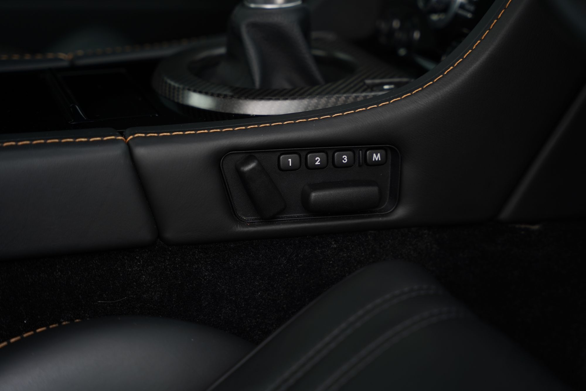 2012 Aston Martin V12 Vantage Manual