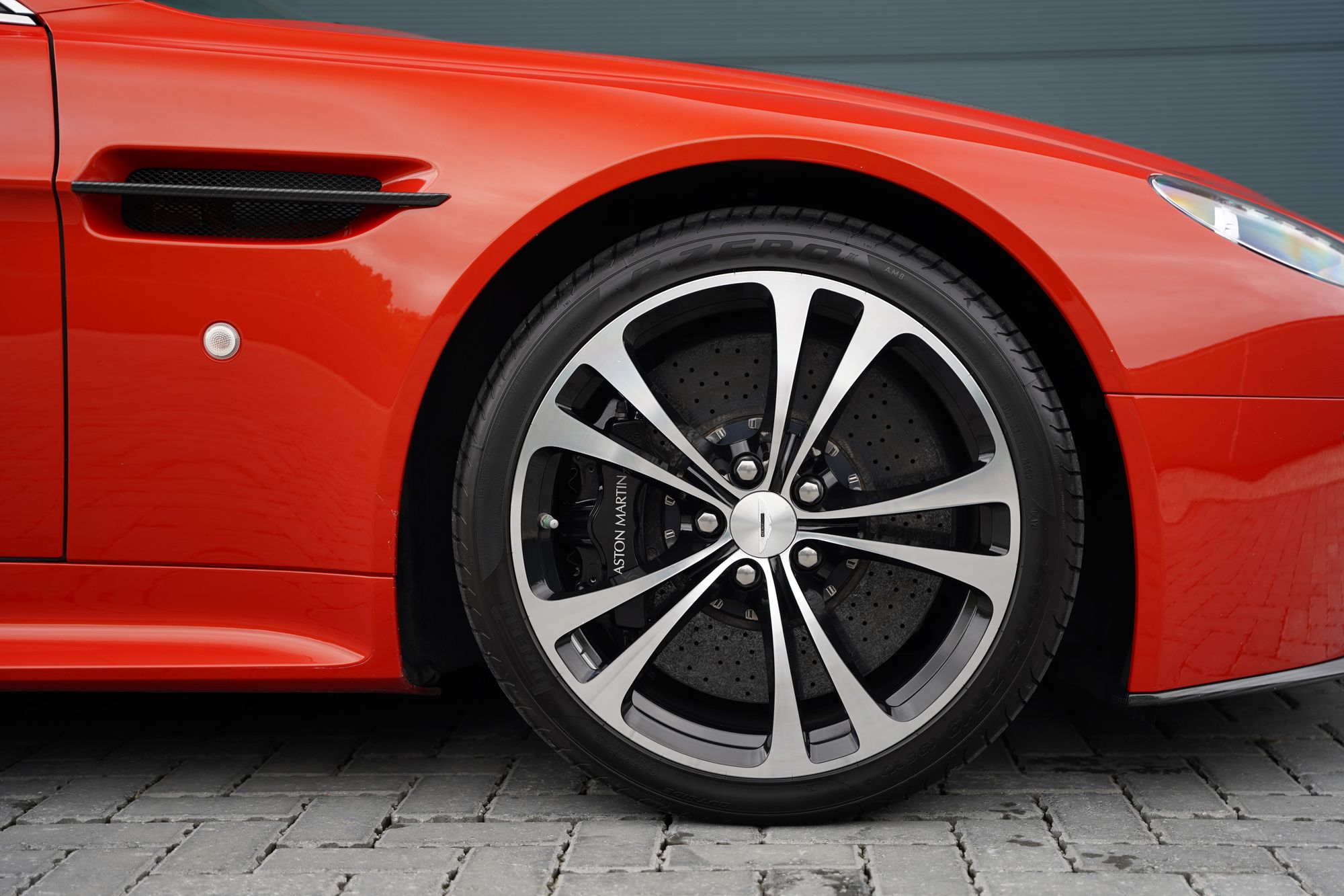 2012 Aston Martin V12 Vantage Manual