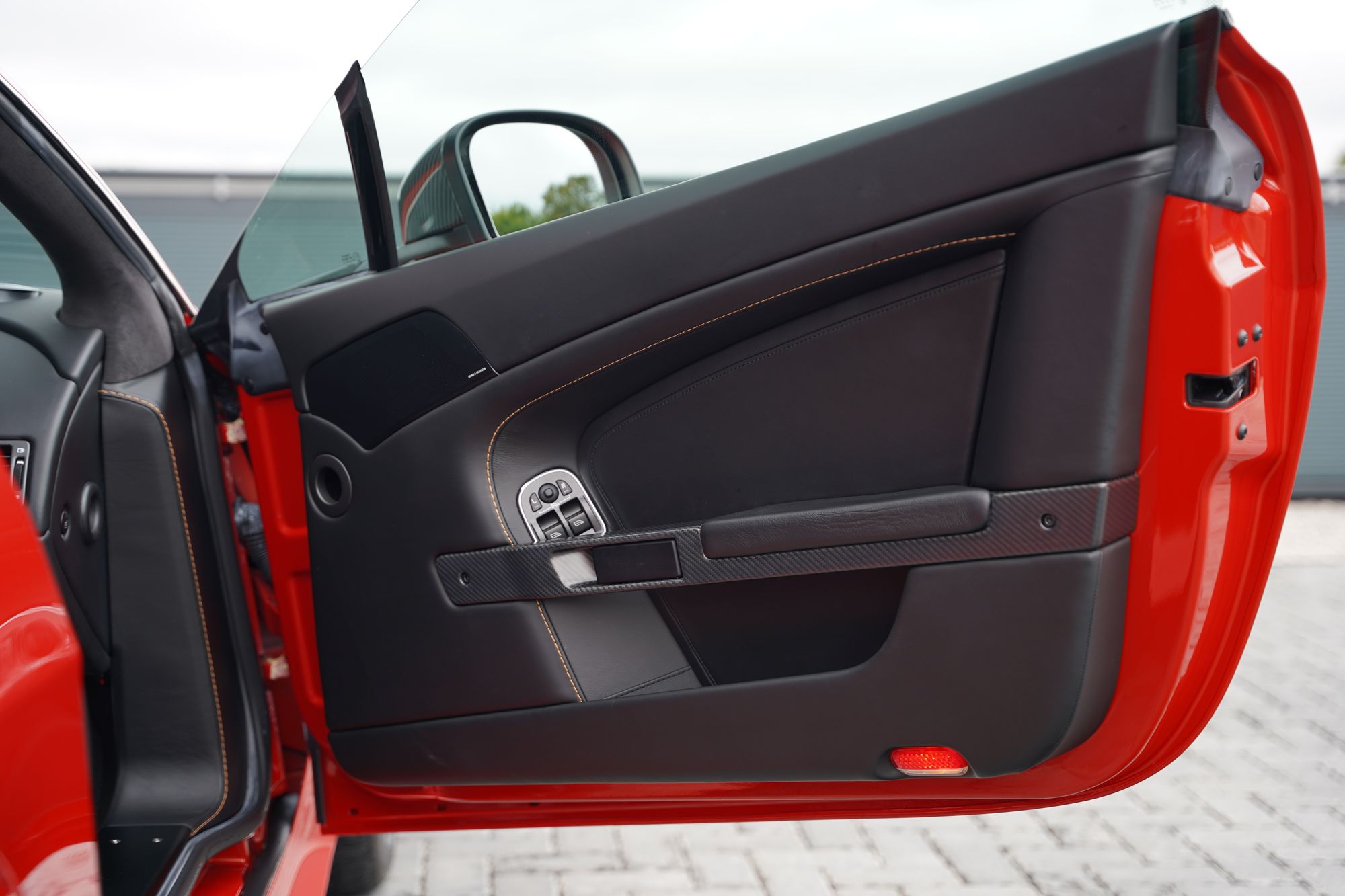 2012 Aston Martin V12 Vantage Manual