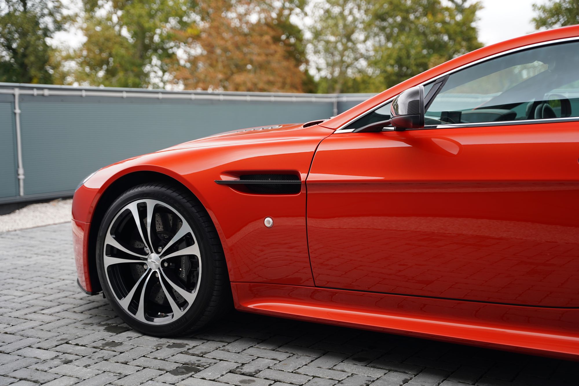 2012 Aston Martin V12 Vantage Manual