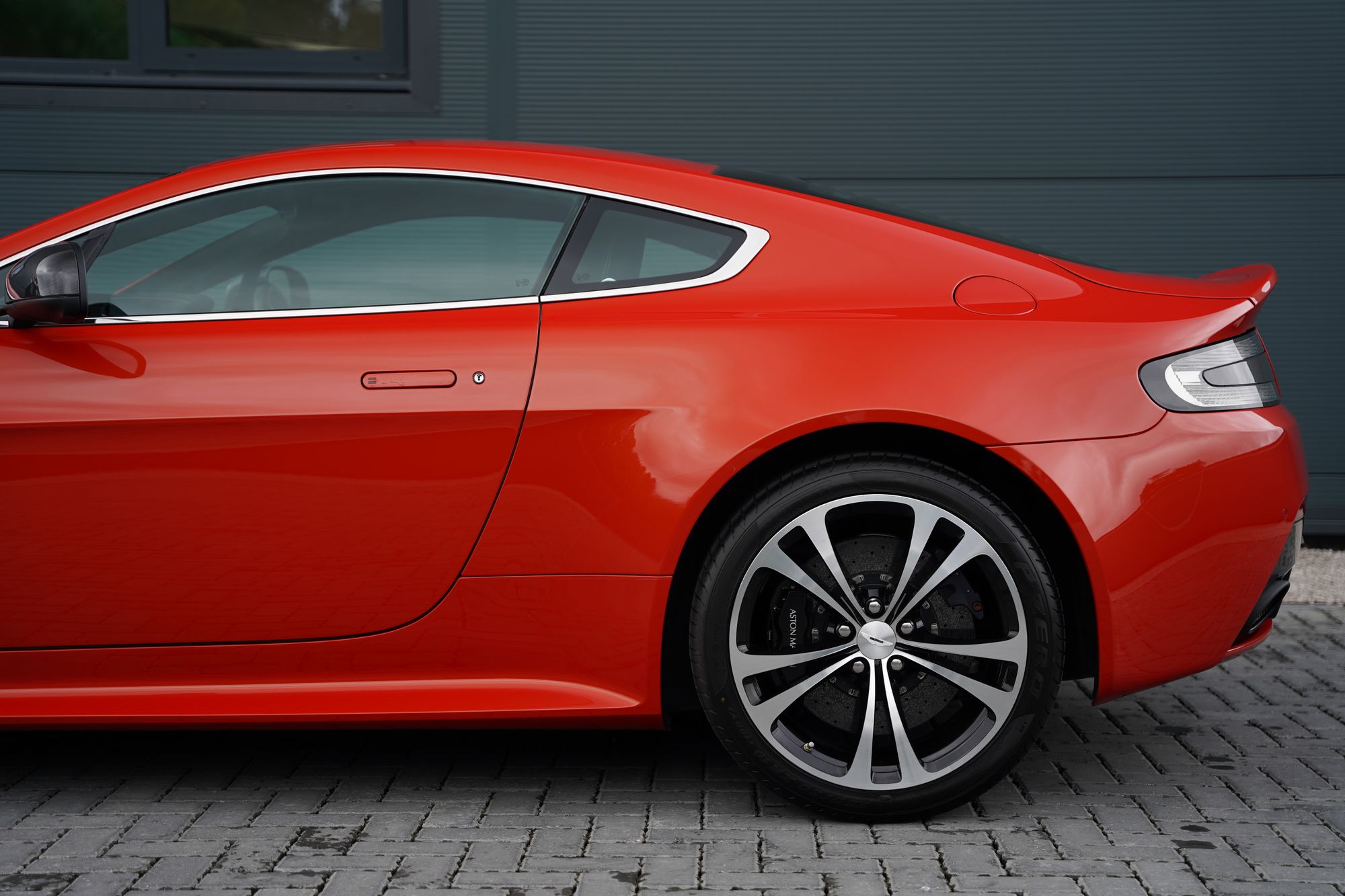 2012 Aston Martin V12 Vantage Manual