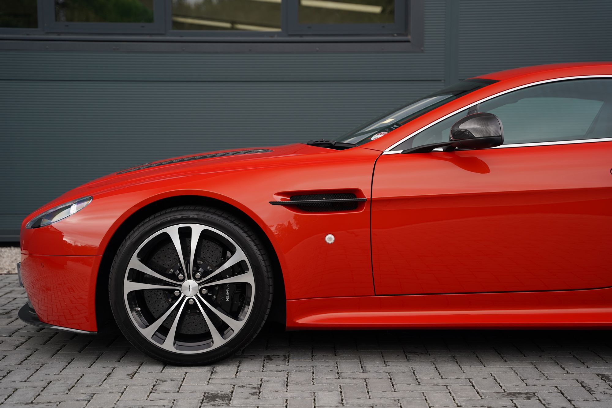2012 Aston Martin V12 Vantage Manual