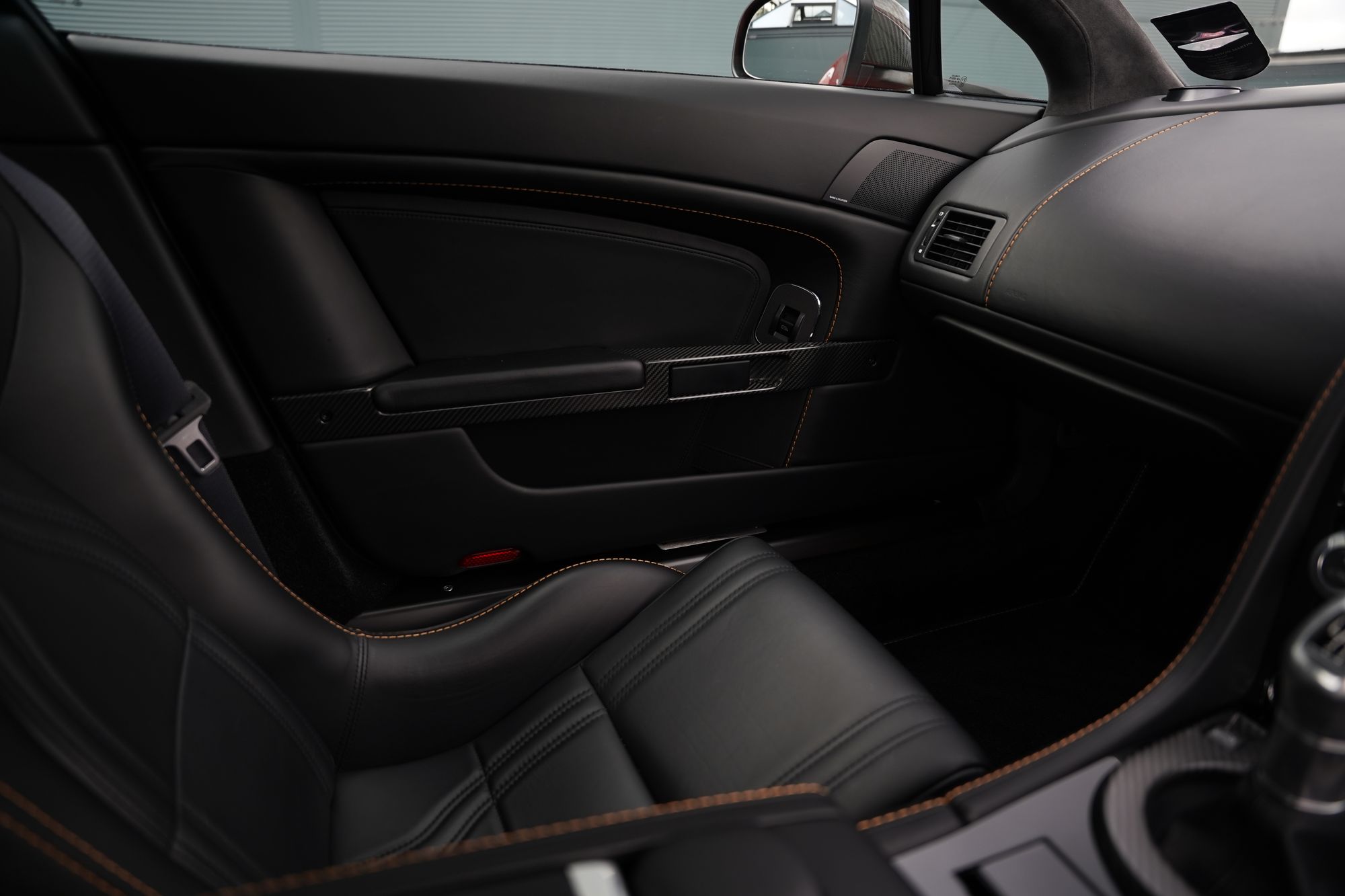 2012 Aston Martin V12 Vantage Manual