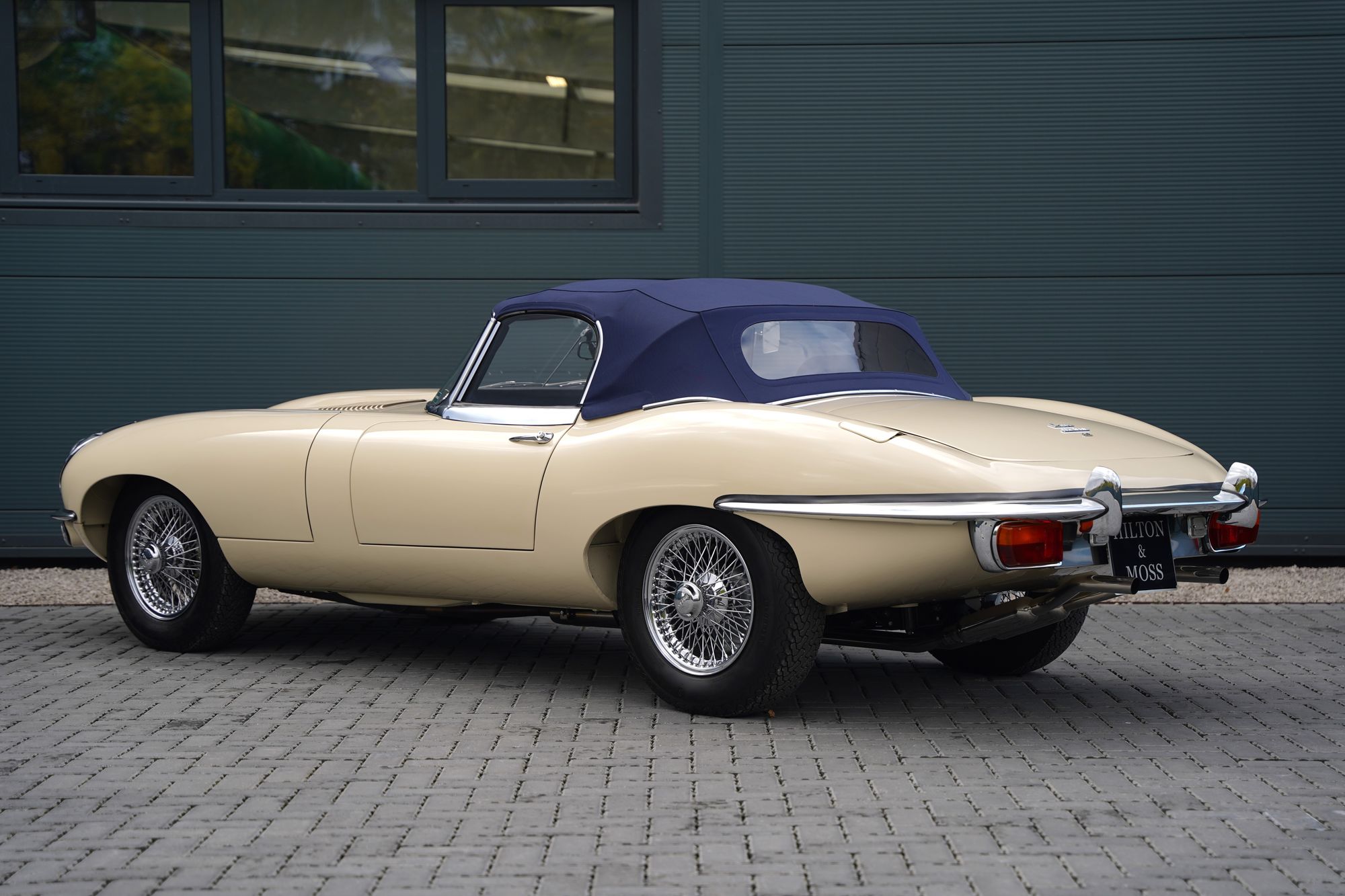 1969 Jaguar E-Type Series 2 4.2 Roadster