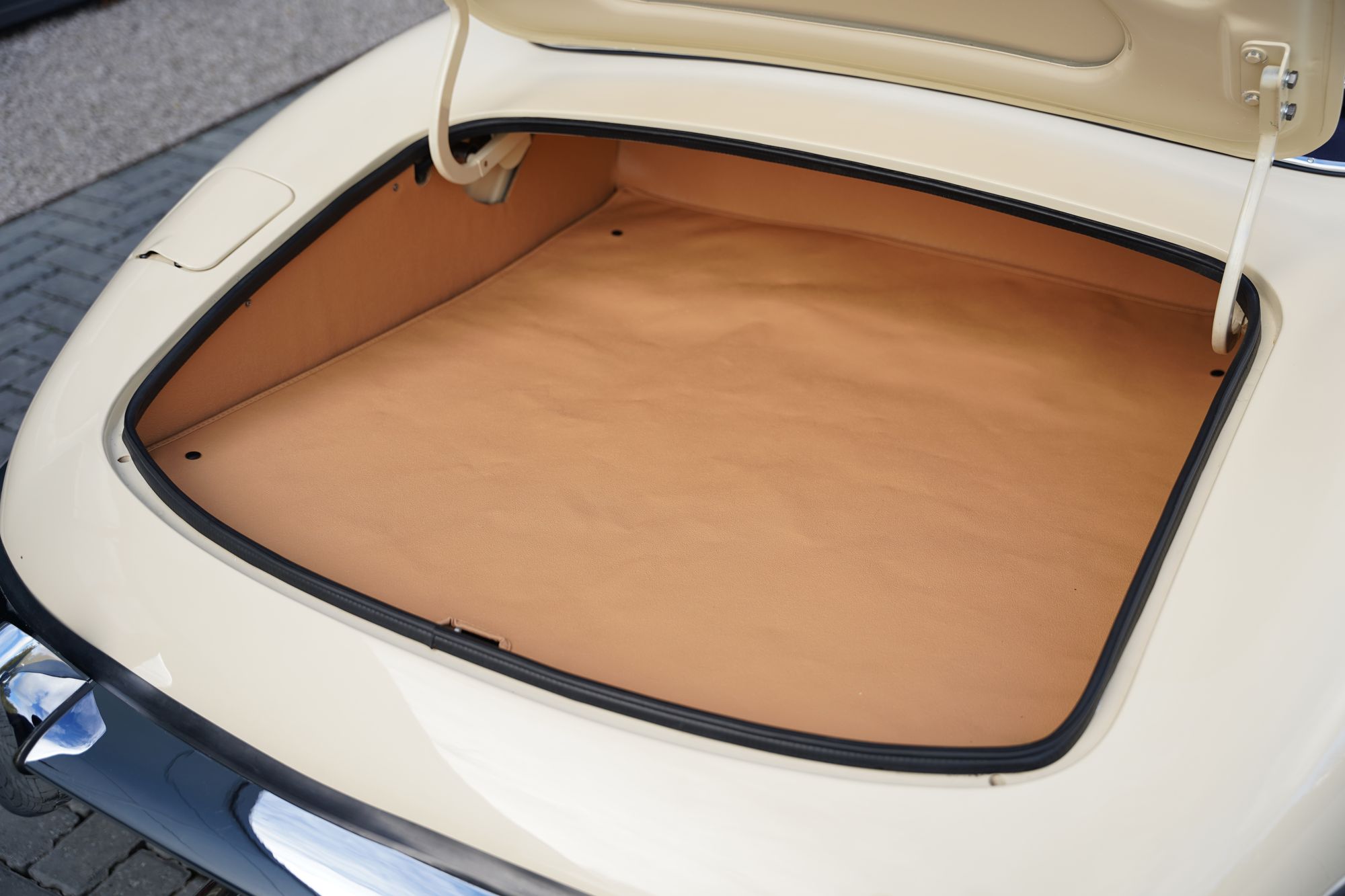 1969 Jaguar E-Type Series 2 4.2 Roadster