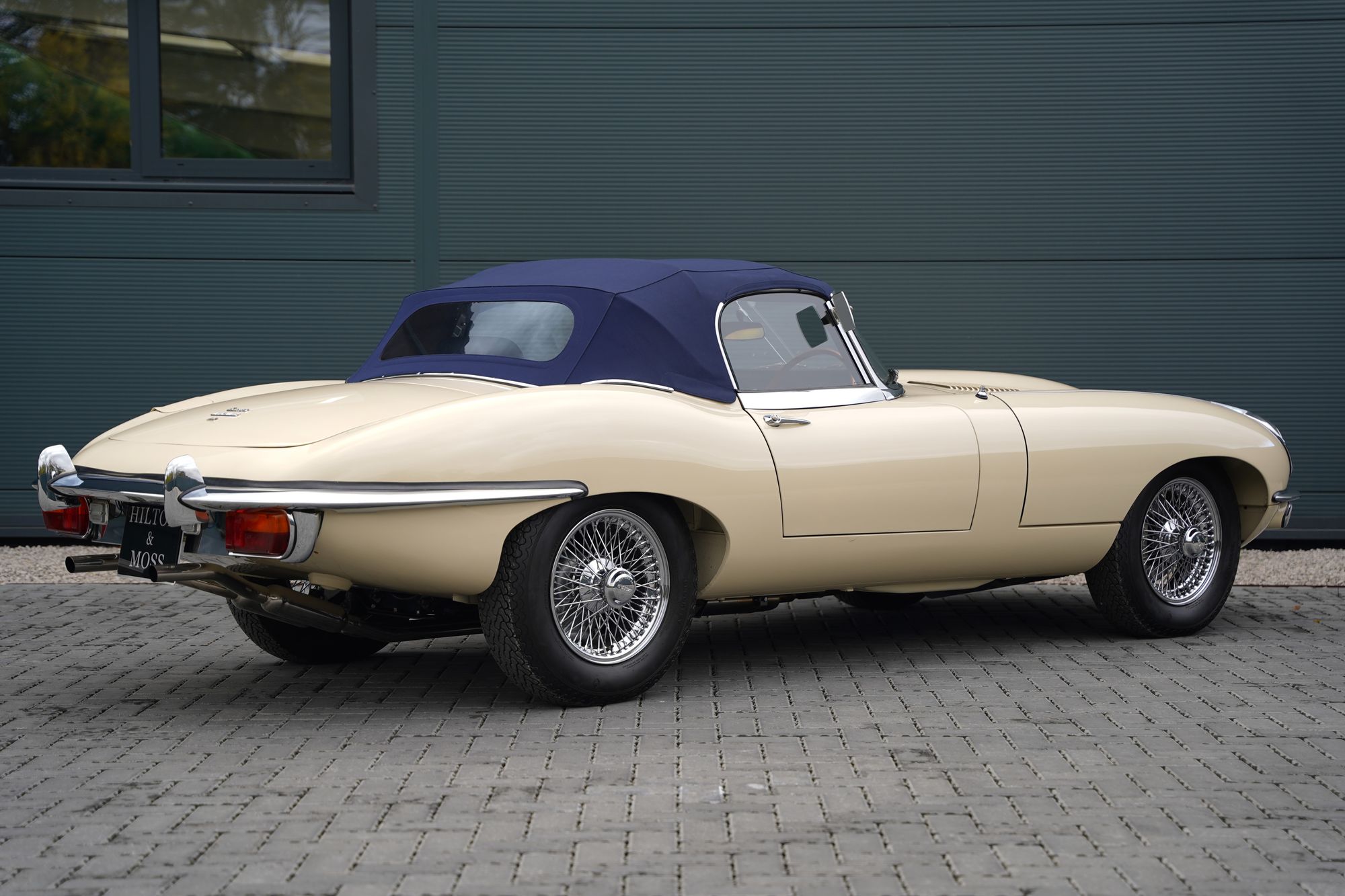 1969 Jaguar E-Type Series 2 4.2 Roadster
