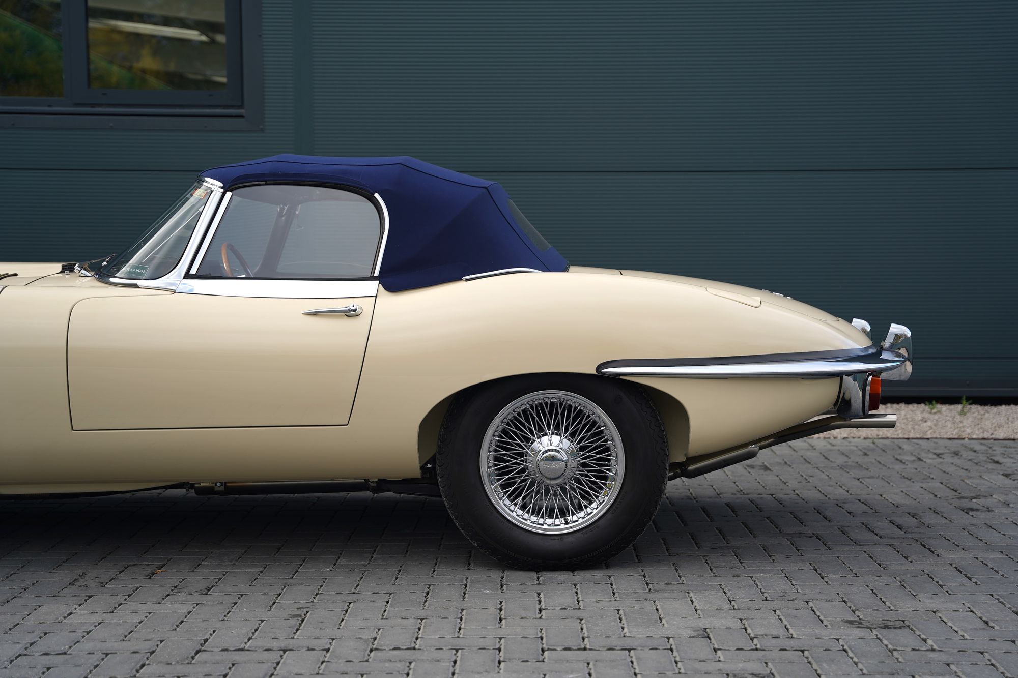 1969 Jaguar E-Type Series 2 4.2 Roadster