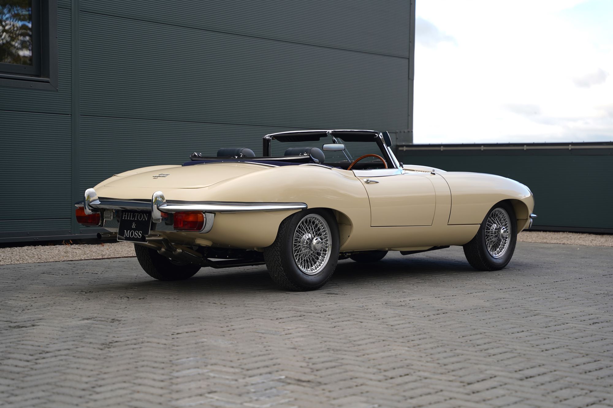 1969 Jaguar E-Type Series 2 4.2 Roadster