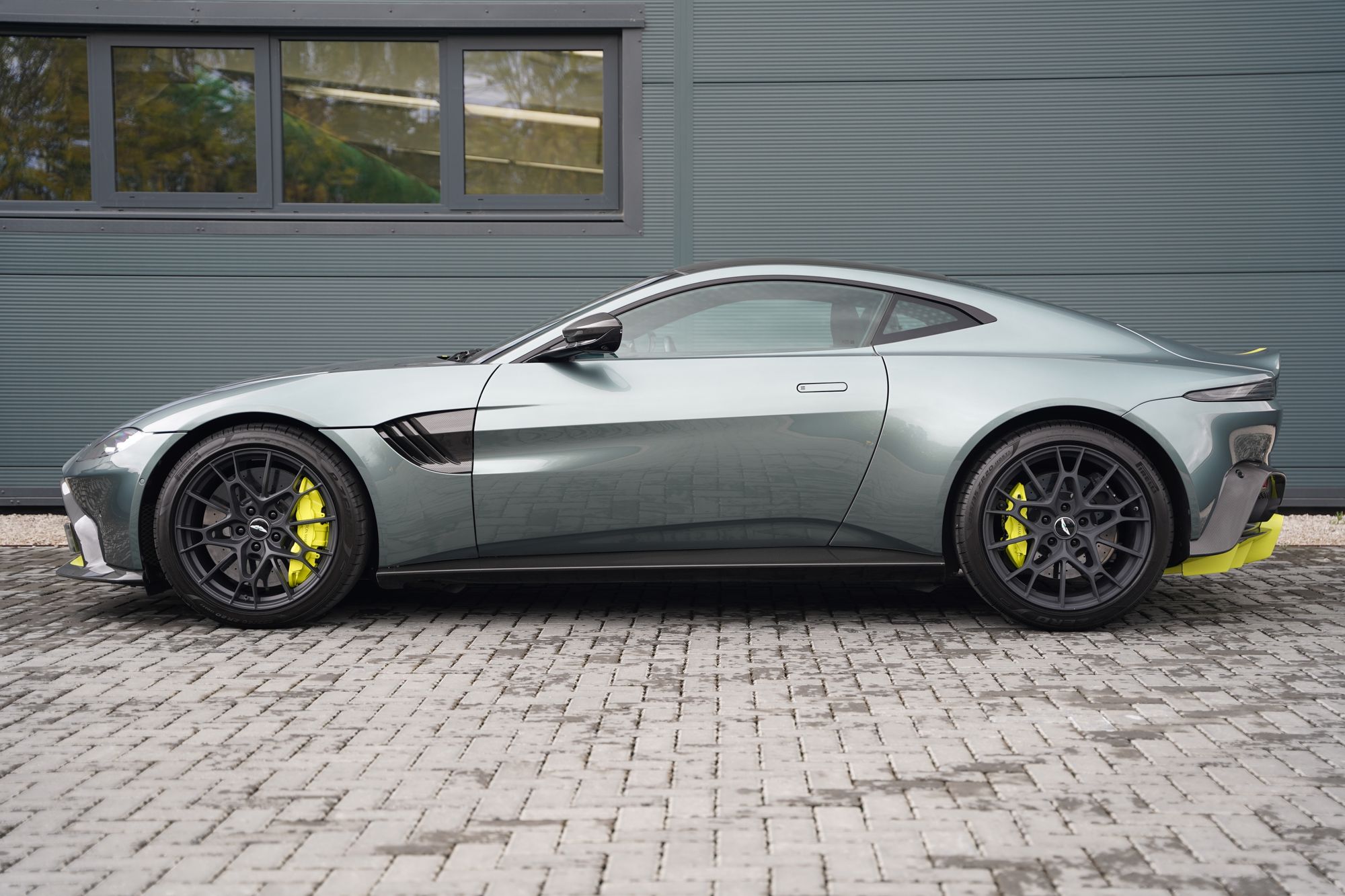 2020 Aston Martin Vantage V8 AMR Hero 59
