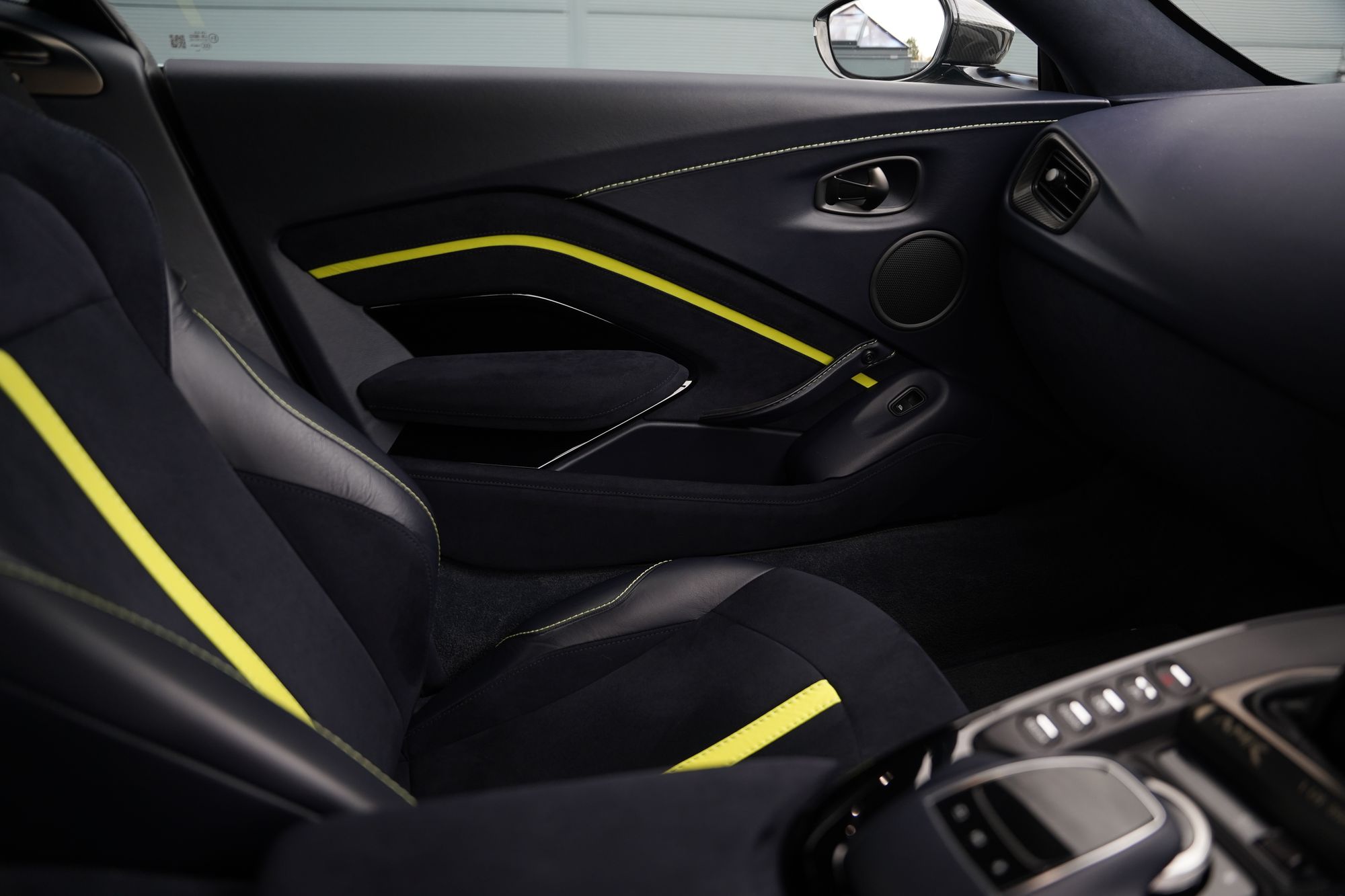 2020 Aston Martin Vantage V8 AMR Hero 59