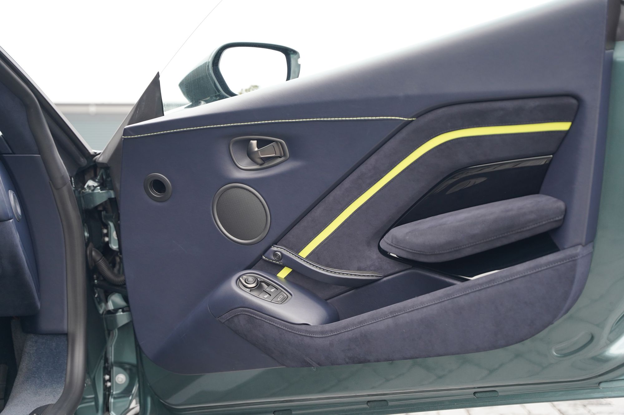 2020 Aston Martin Vantage V8 AMR Hero 59