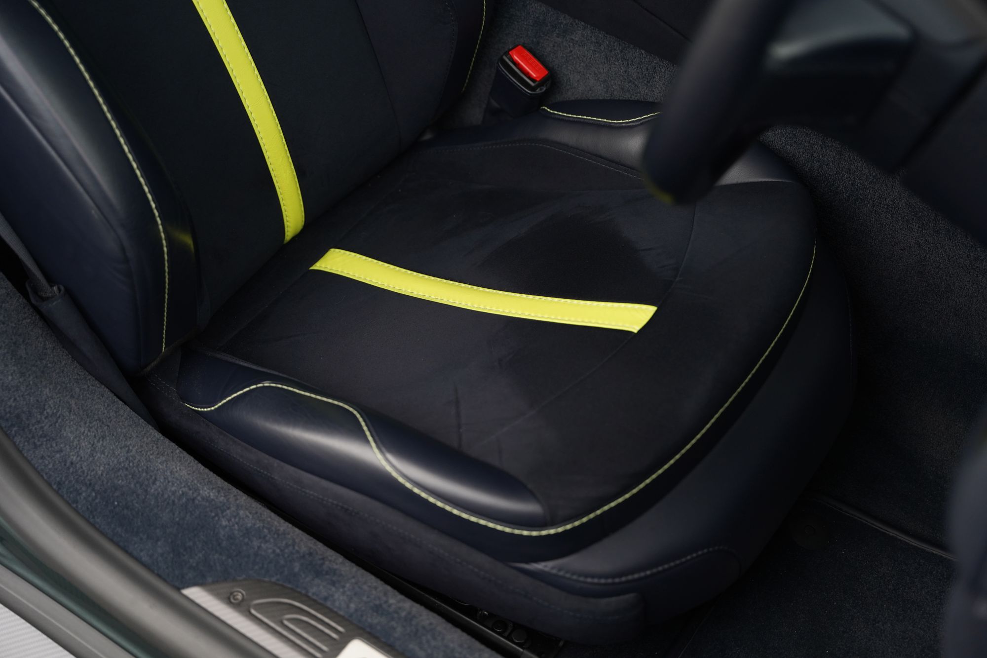 2020 Aston Martin Vantage V8 AMR Hero 59