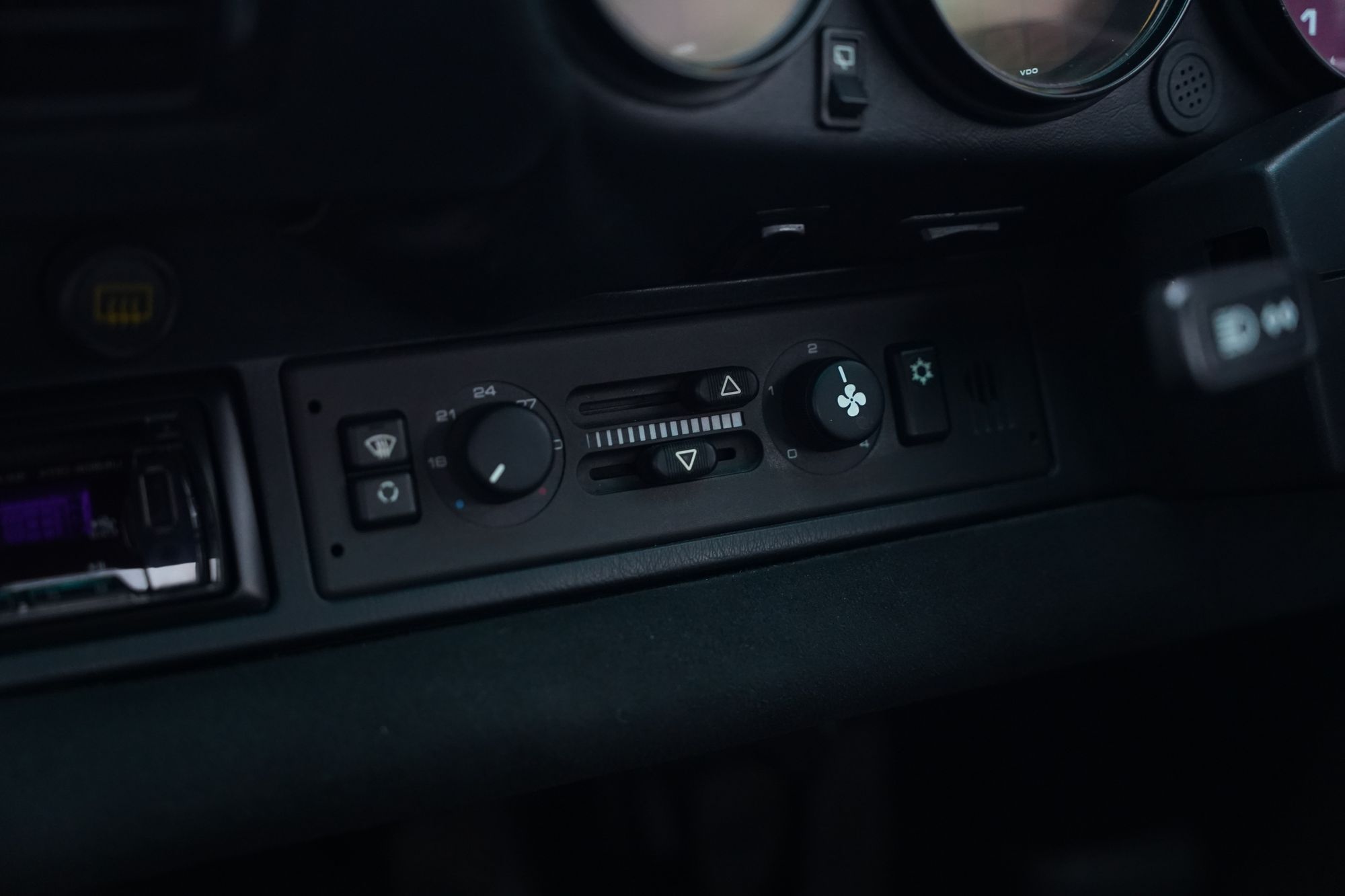 1990 Porsche 911 964 Carrera 4