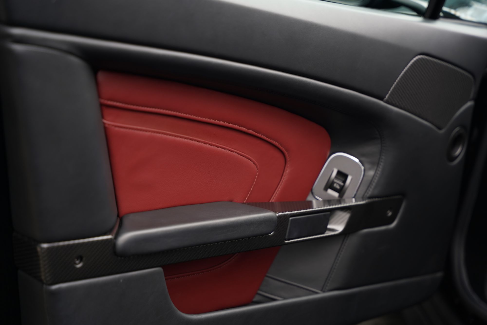 2018 Aston Martin V12 Vantage S