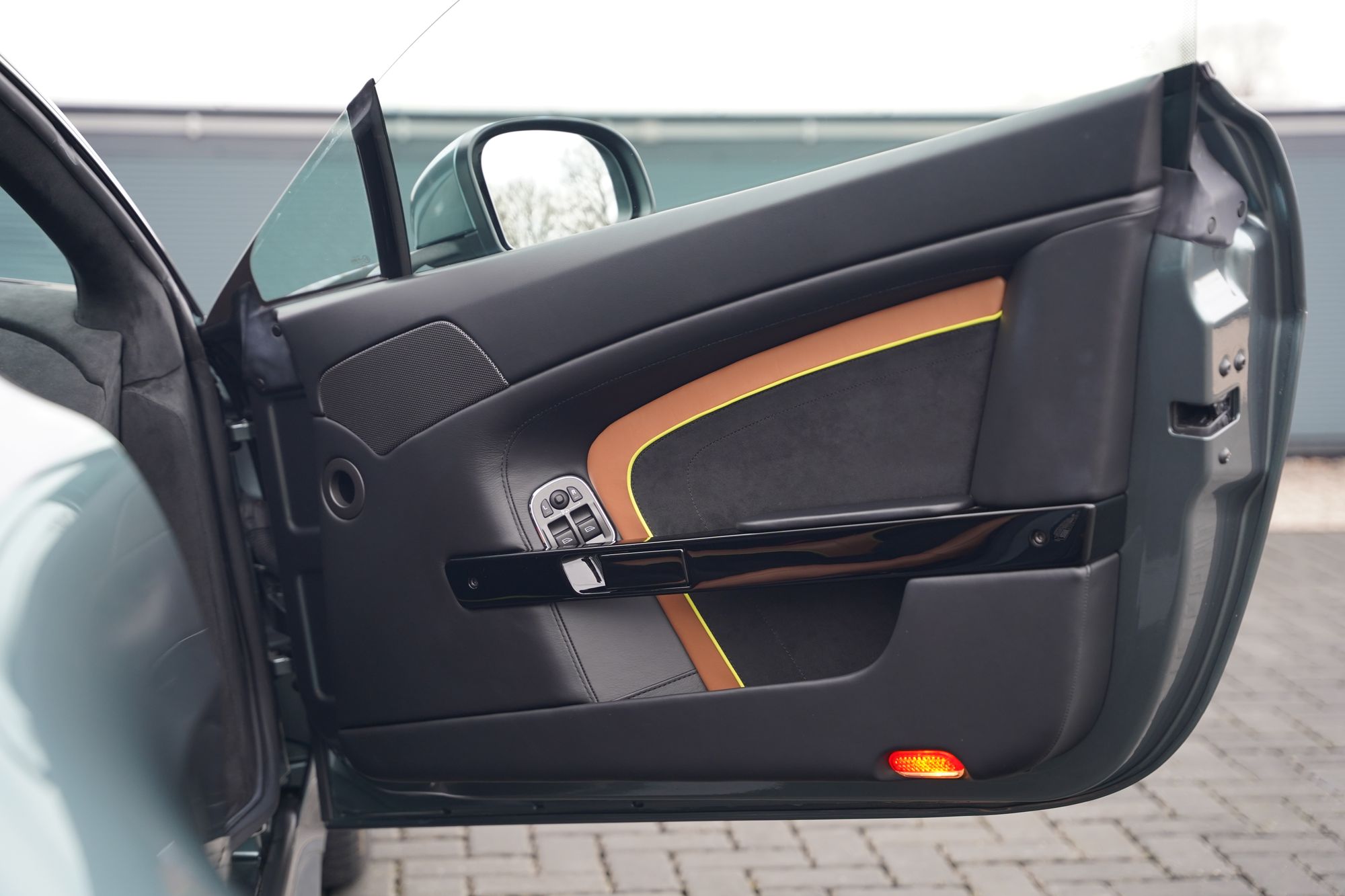 2017 Aston Martin V12 Vantage AMR