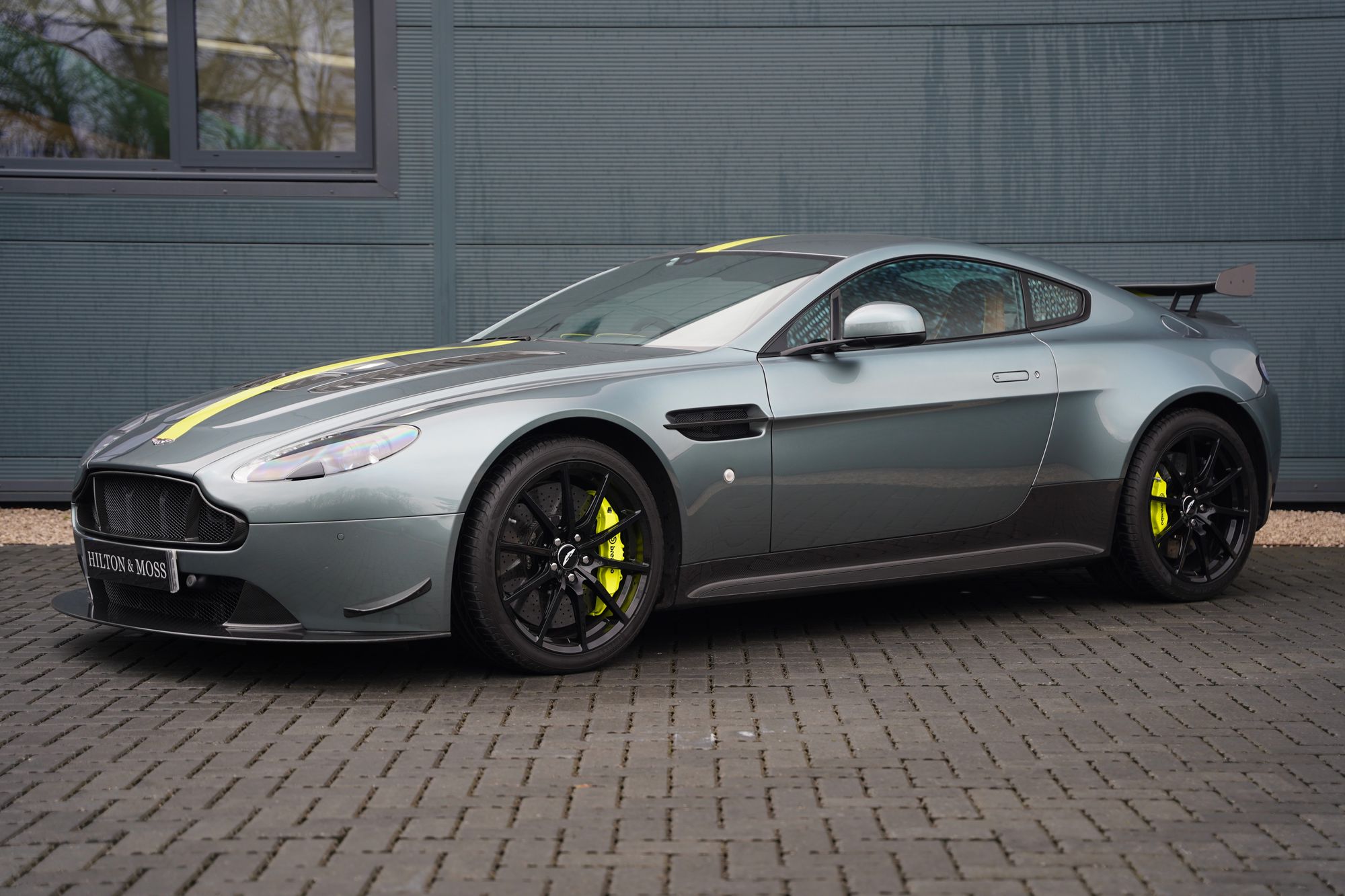 2017 Aston Martin V12 Vantage AMR