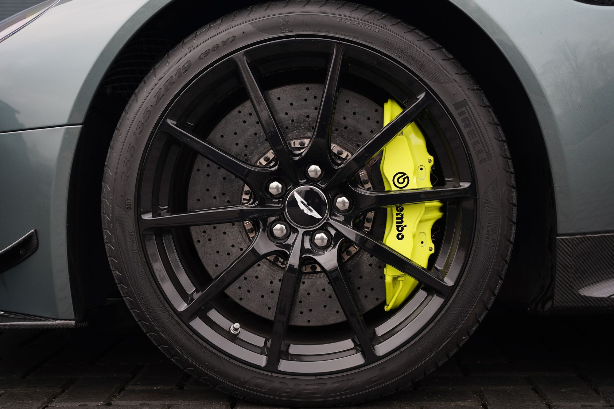 2017 Aston Martin V12 Vantage AMR