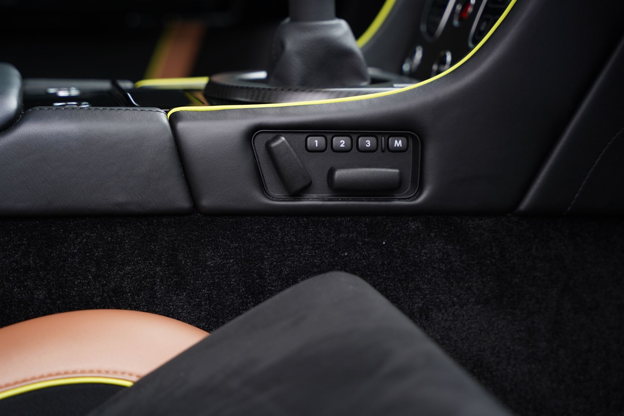 2017 Aston Martin V12 Vantage AMR