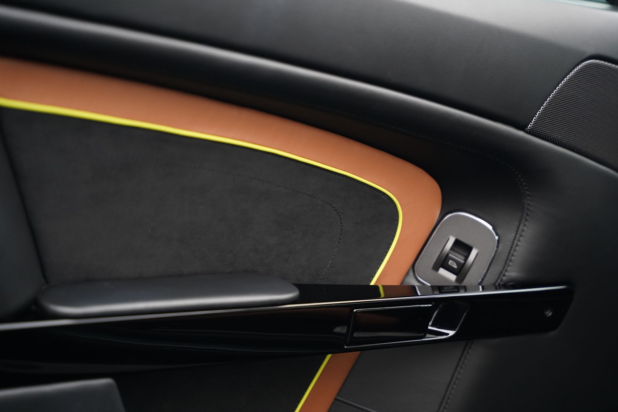 2017 Aston Martin V12 Vantage AMR