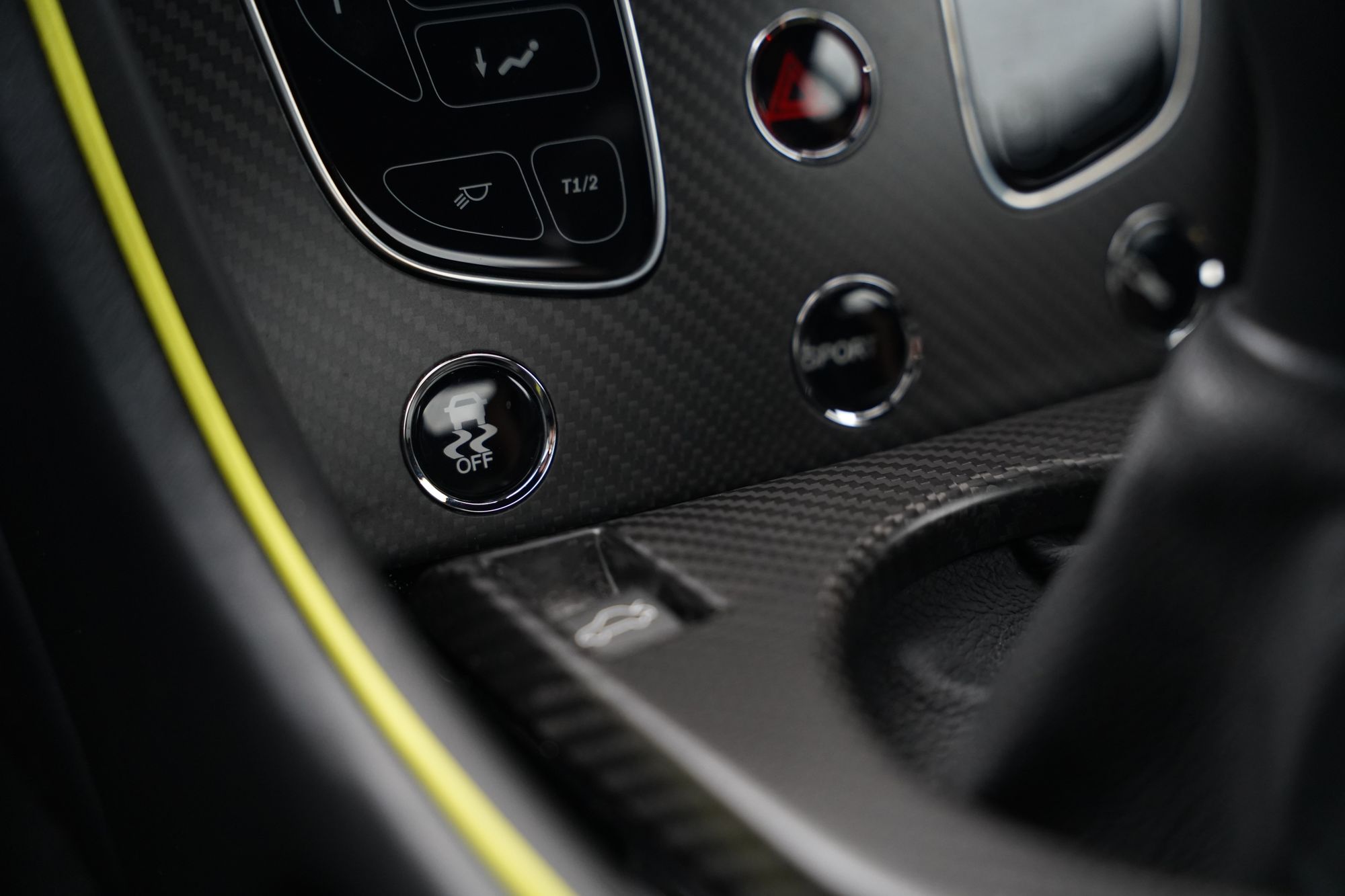 2017 Aston Martin V12 Vantage AMR