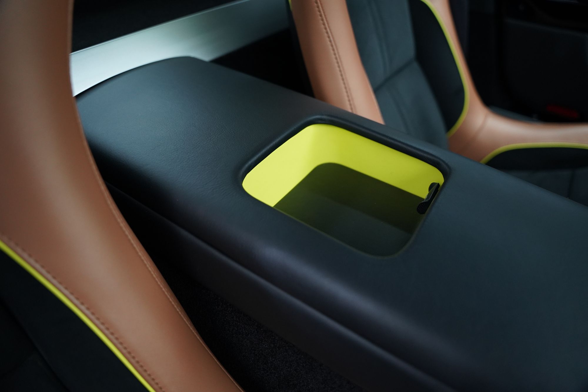 2017 Aston Martin V12 Vantage AMR