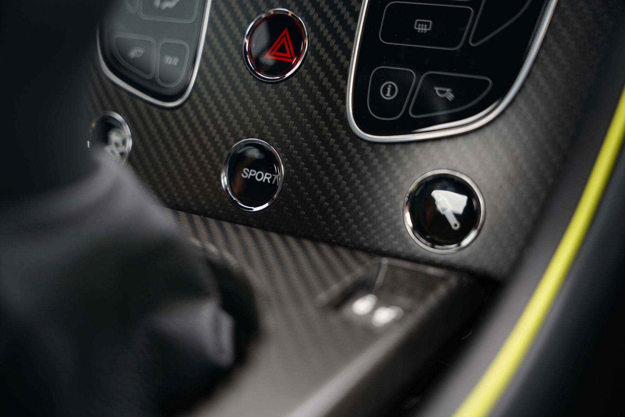 2017 Aston Martin V12 Vantage AMR