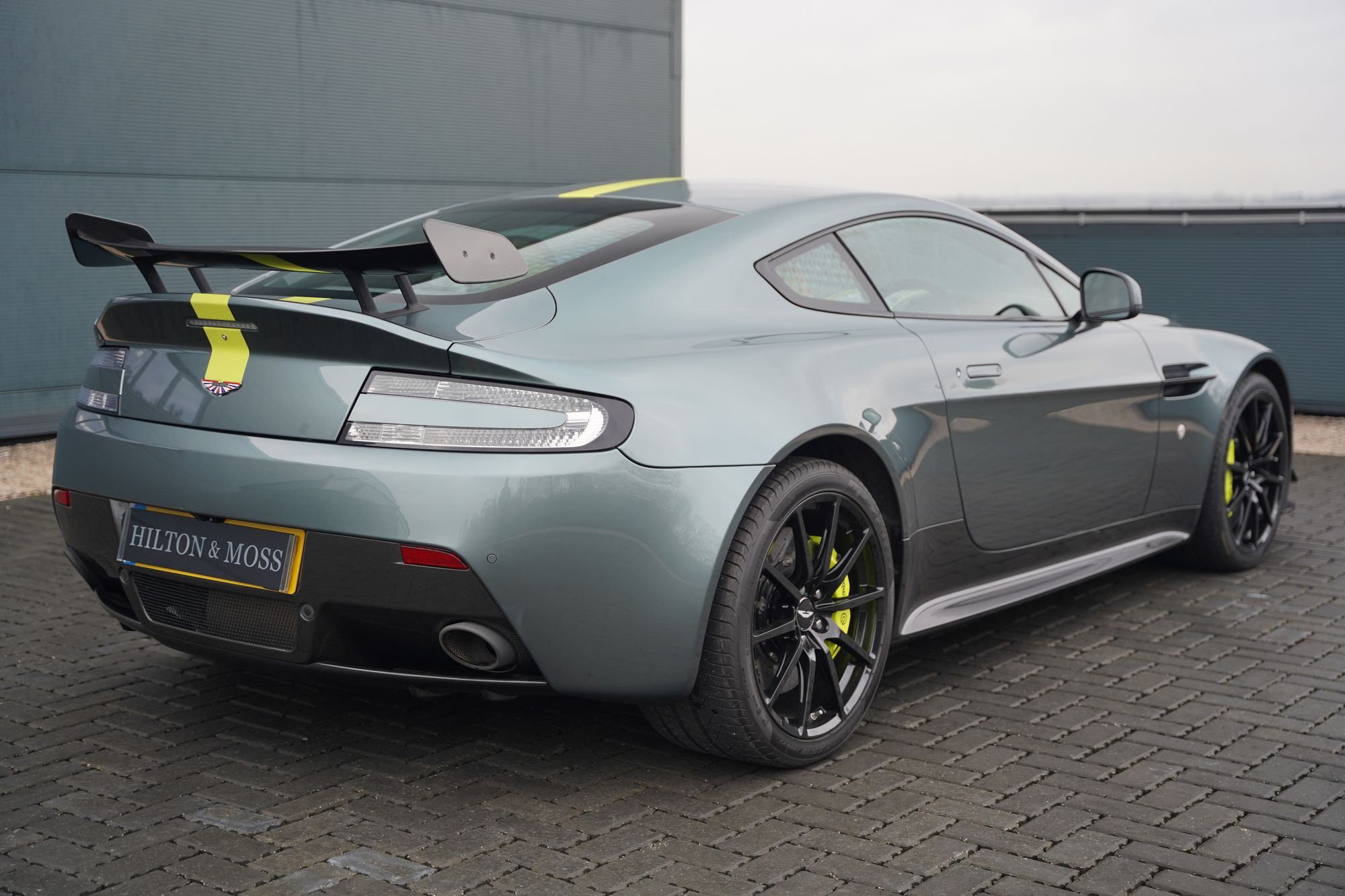 2017 Aston Martin V12 Vantage AMR