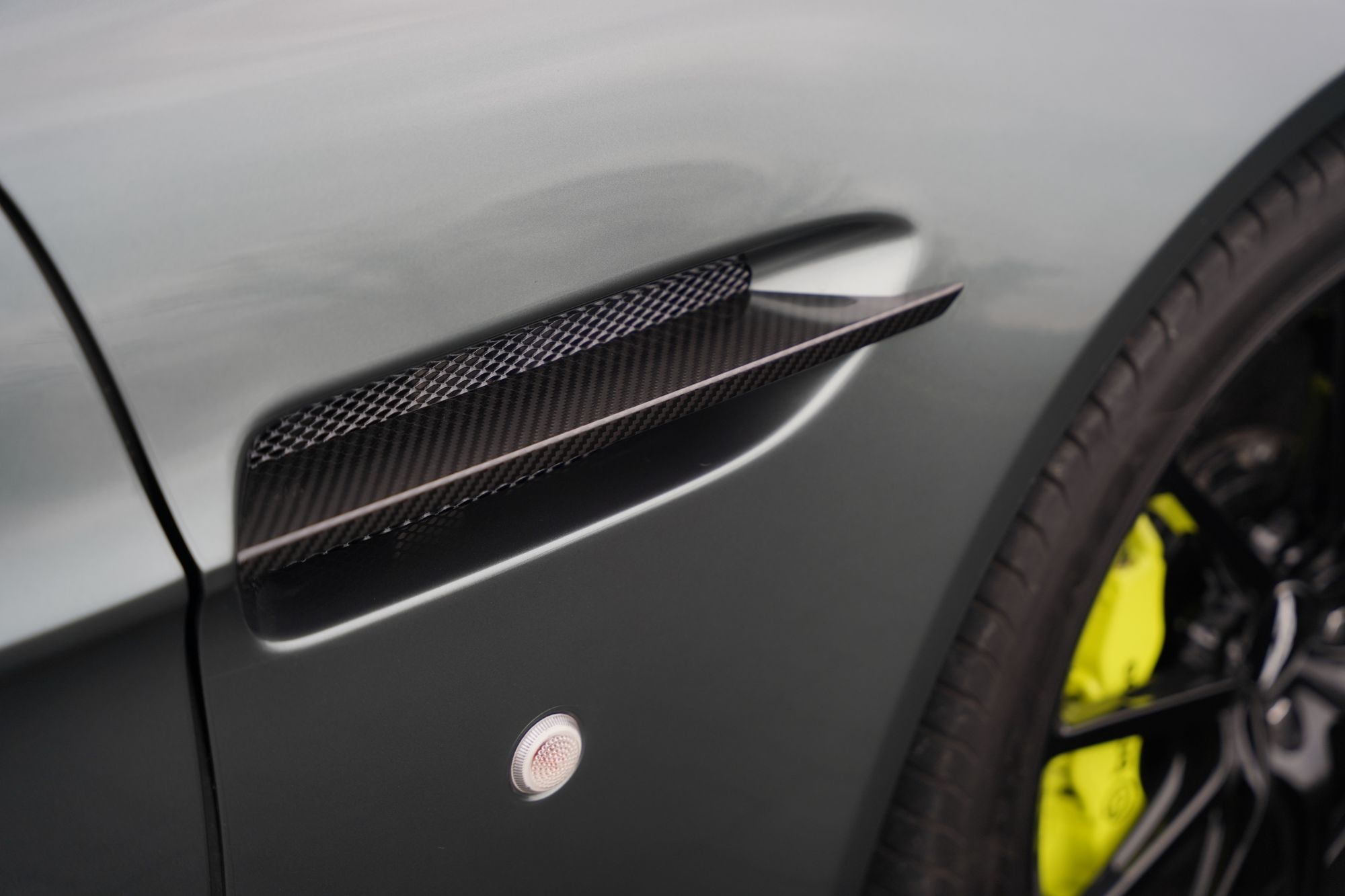 2017 Aston Martin V12 Vantage AMR