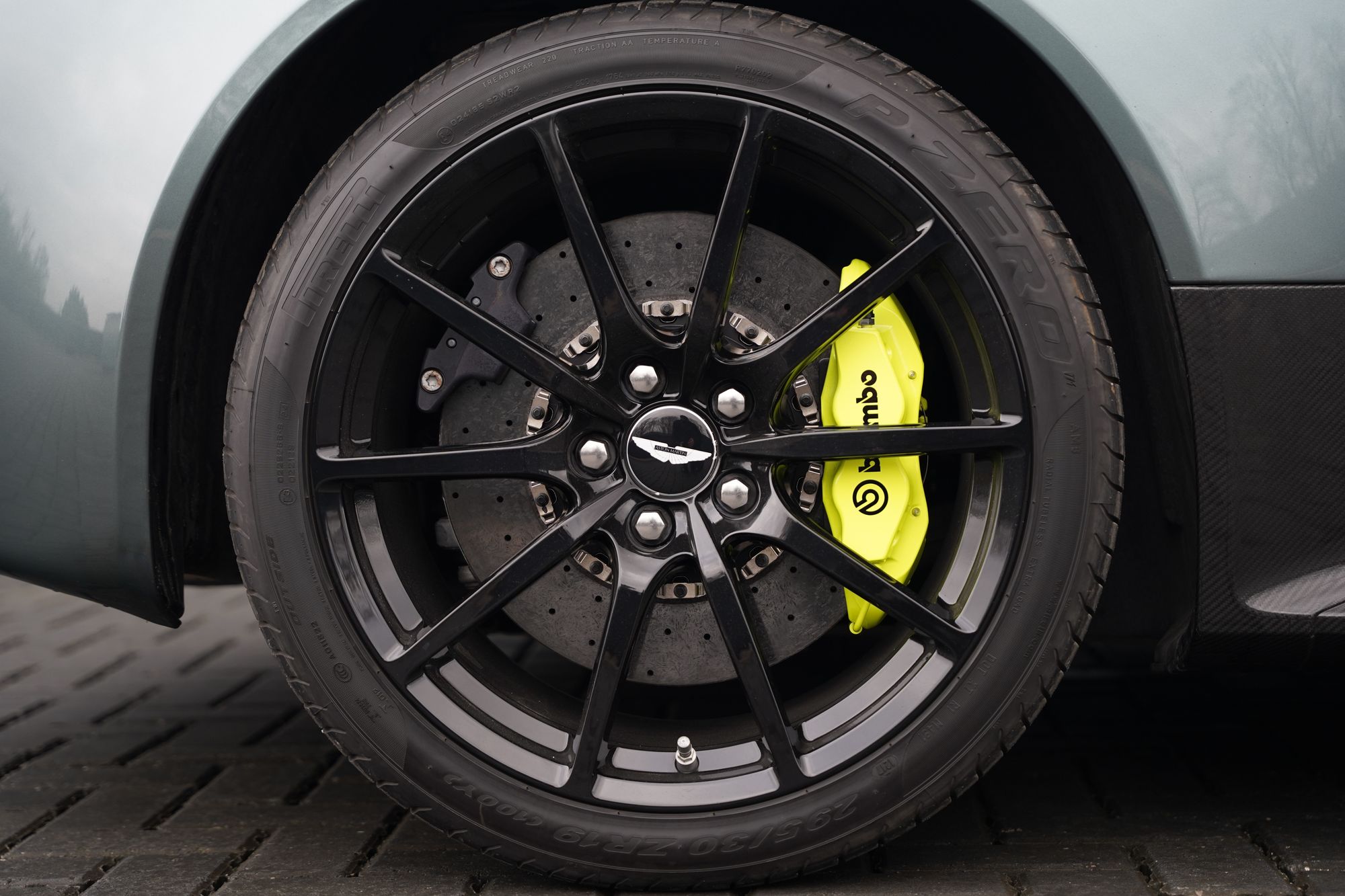 2017 Aston Martin V12 Vantage AMR