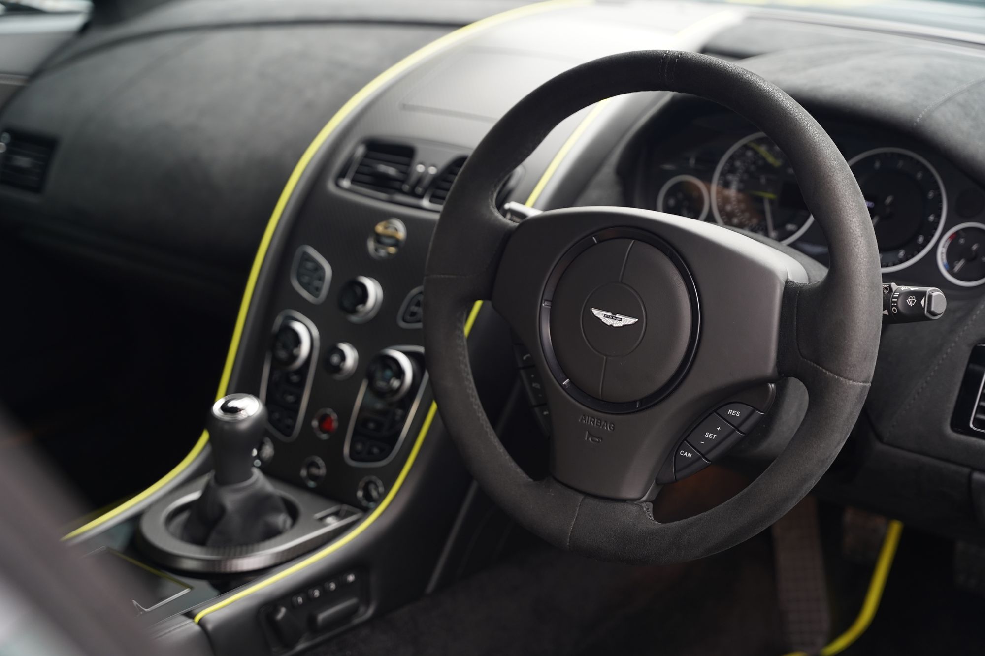 2017 Aston Martin V12 Vantage AMR