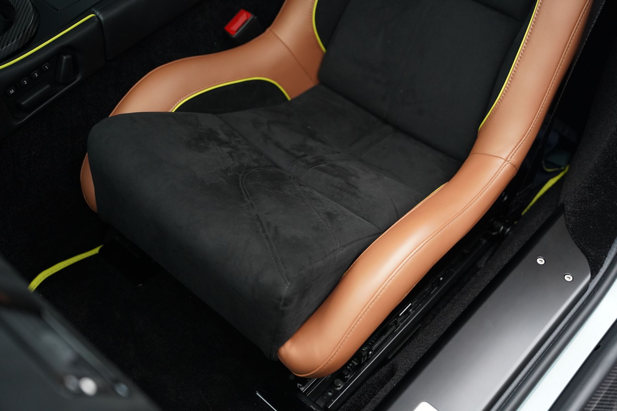 2017 Aston Martin V12 Vantage AMR