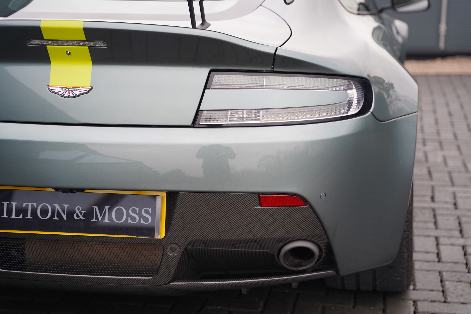 2017 Aston Martin V12 Vantage AMR