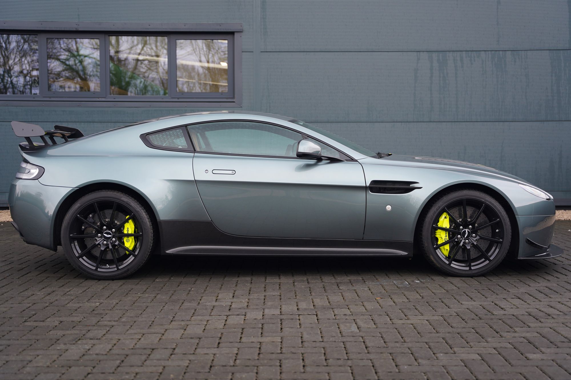 2017 Aston Martin V12 Vantage AMR