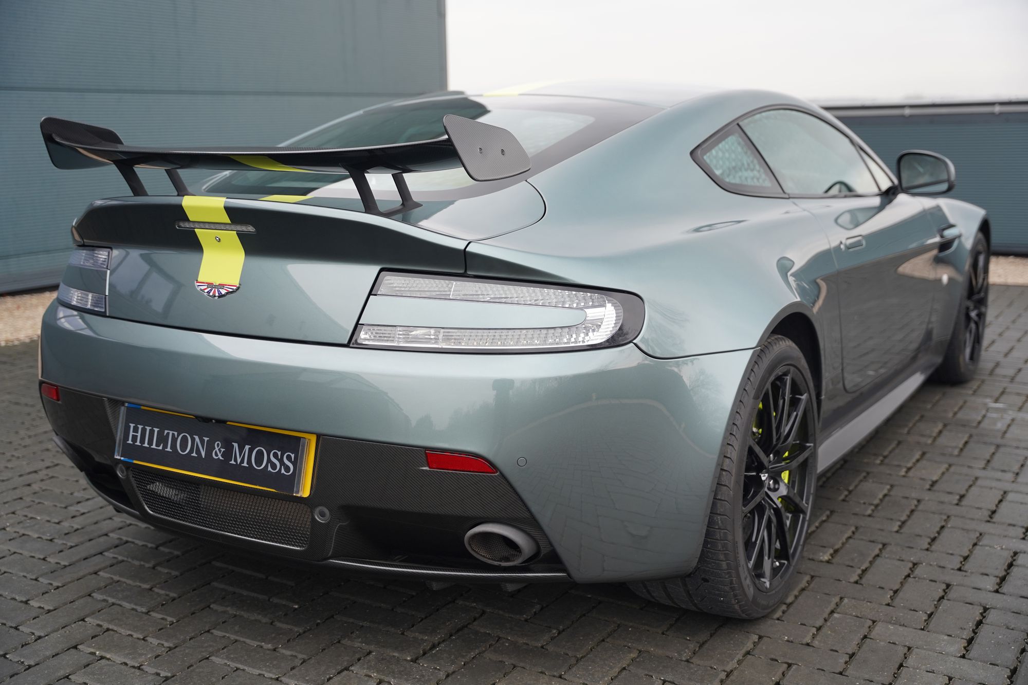 2017 Aston Martin V12 Vantage AMR