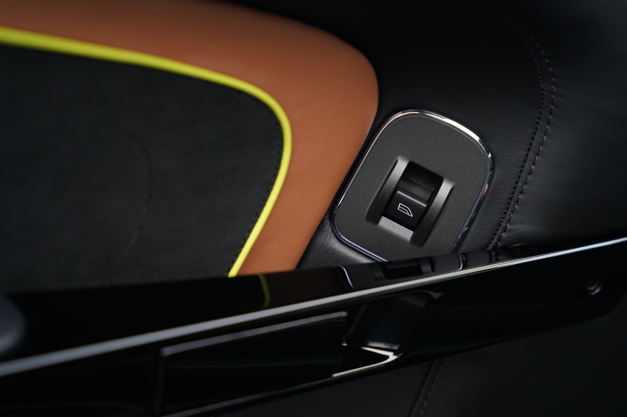 2017 Aston Martin V12 Vantage AMR