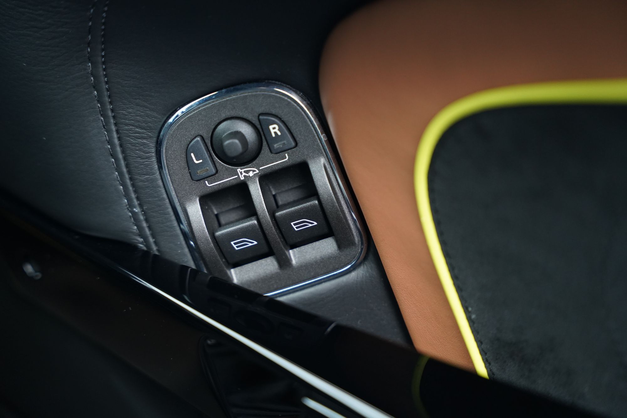 2017 Aston Martin V12 Vantage AMR