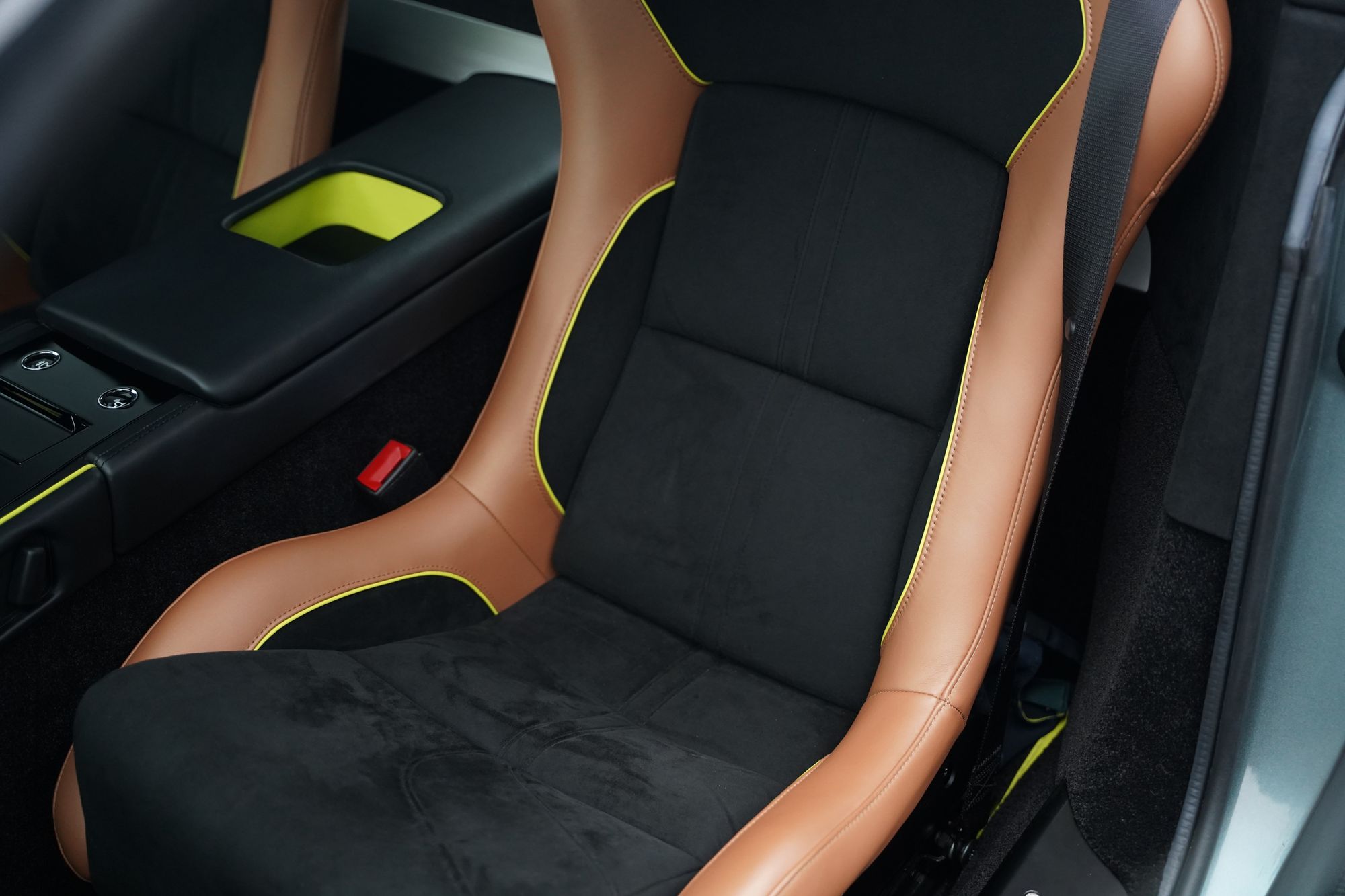 2017 Aston Martin V12 Vantage AMR