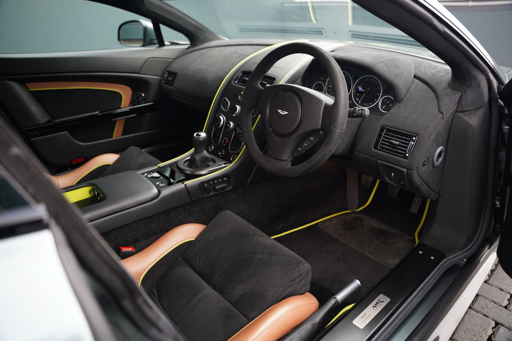 2017 Aston Martin V12 Vantage AMR