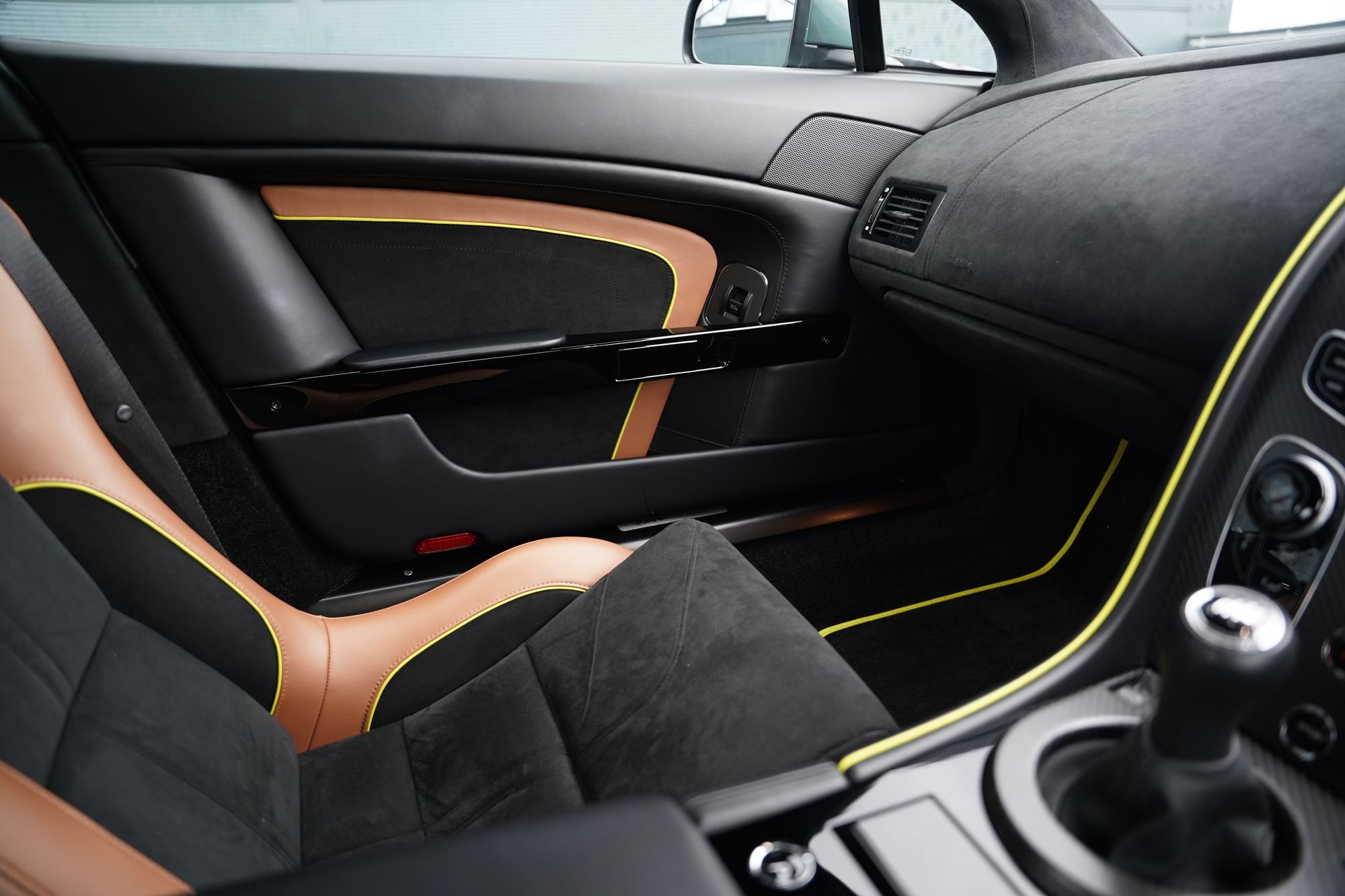 2017 Aston Martin V12 Vantage AMR