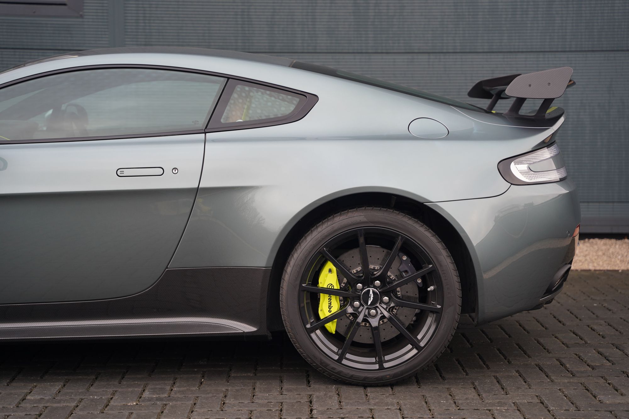 2017 Aston Martin V12 Vantage AMR