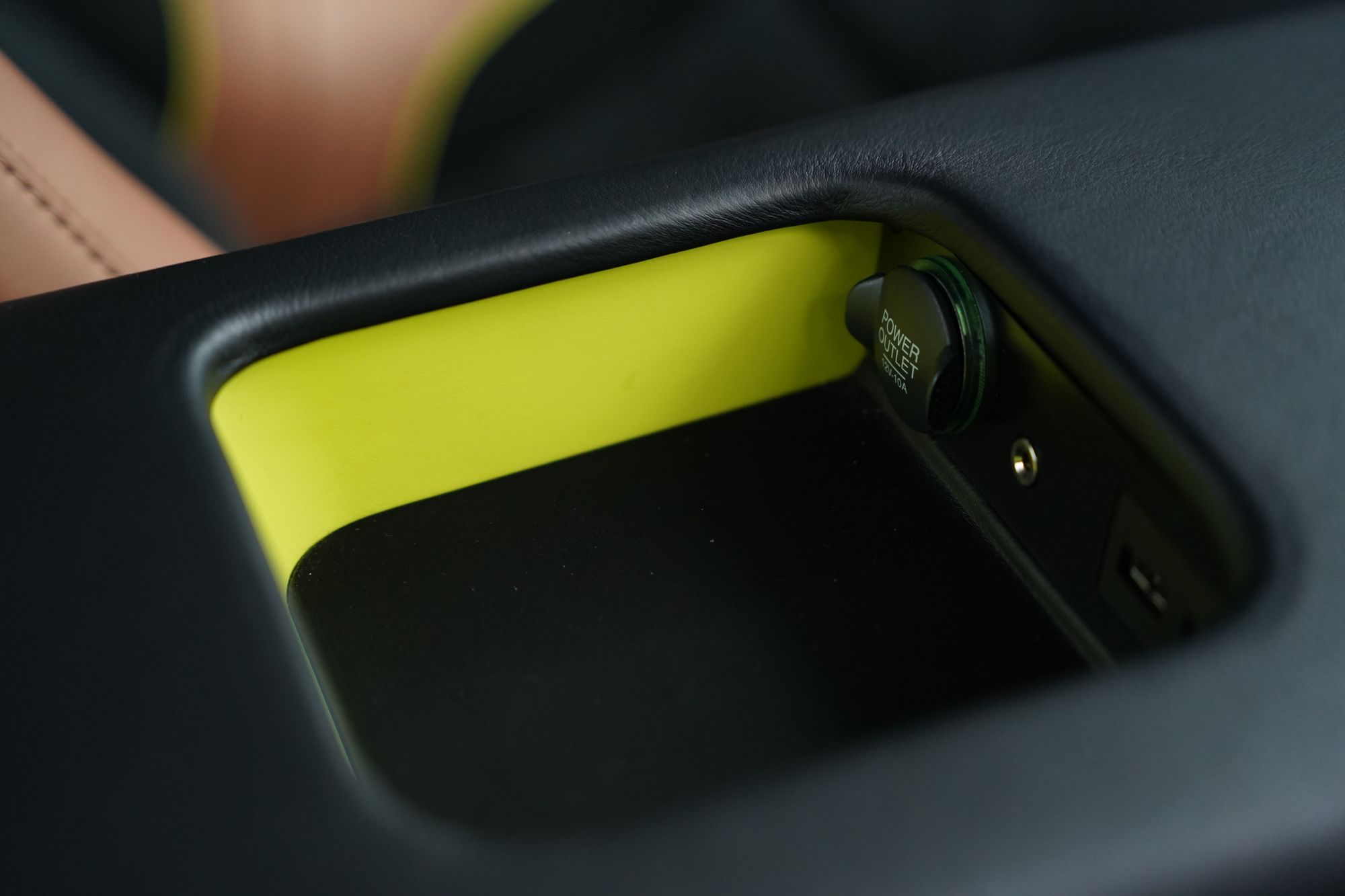 2017 Aston Martin V12 Vantage AMR