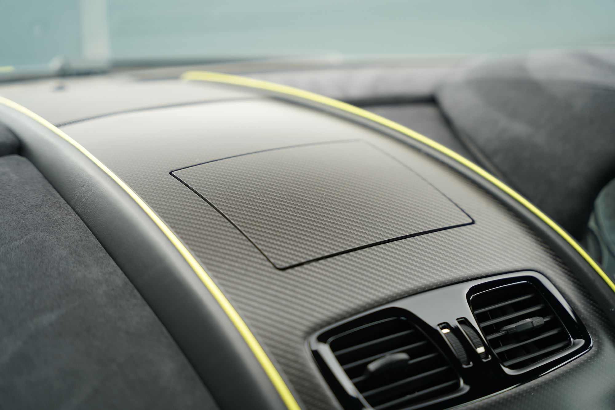 2017 Aston Martin V12 Vantage AMR