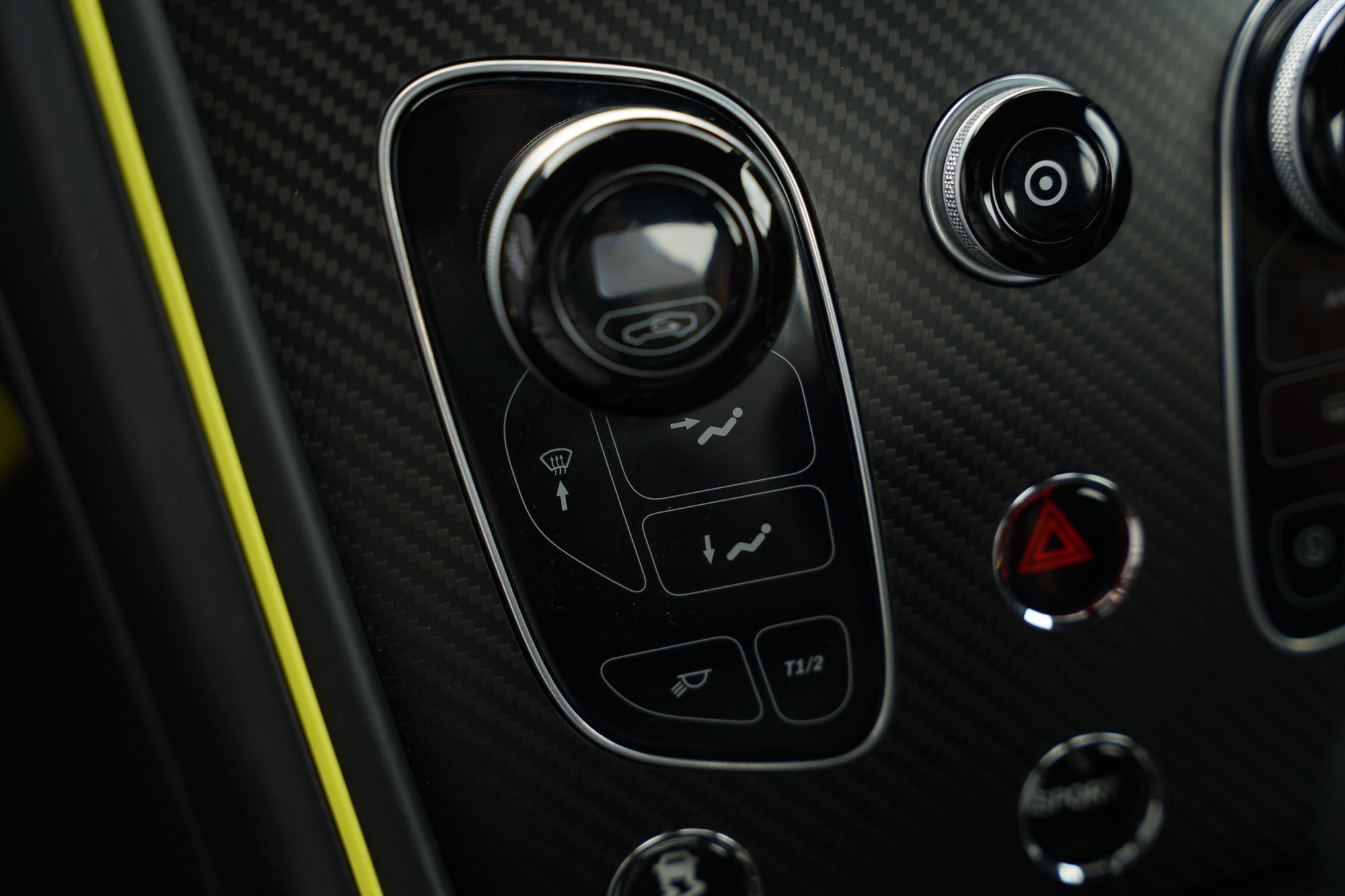 2017 Aston Martin V12 Vantage AMR