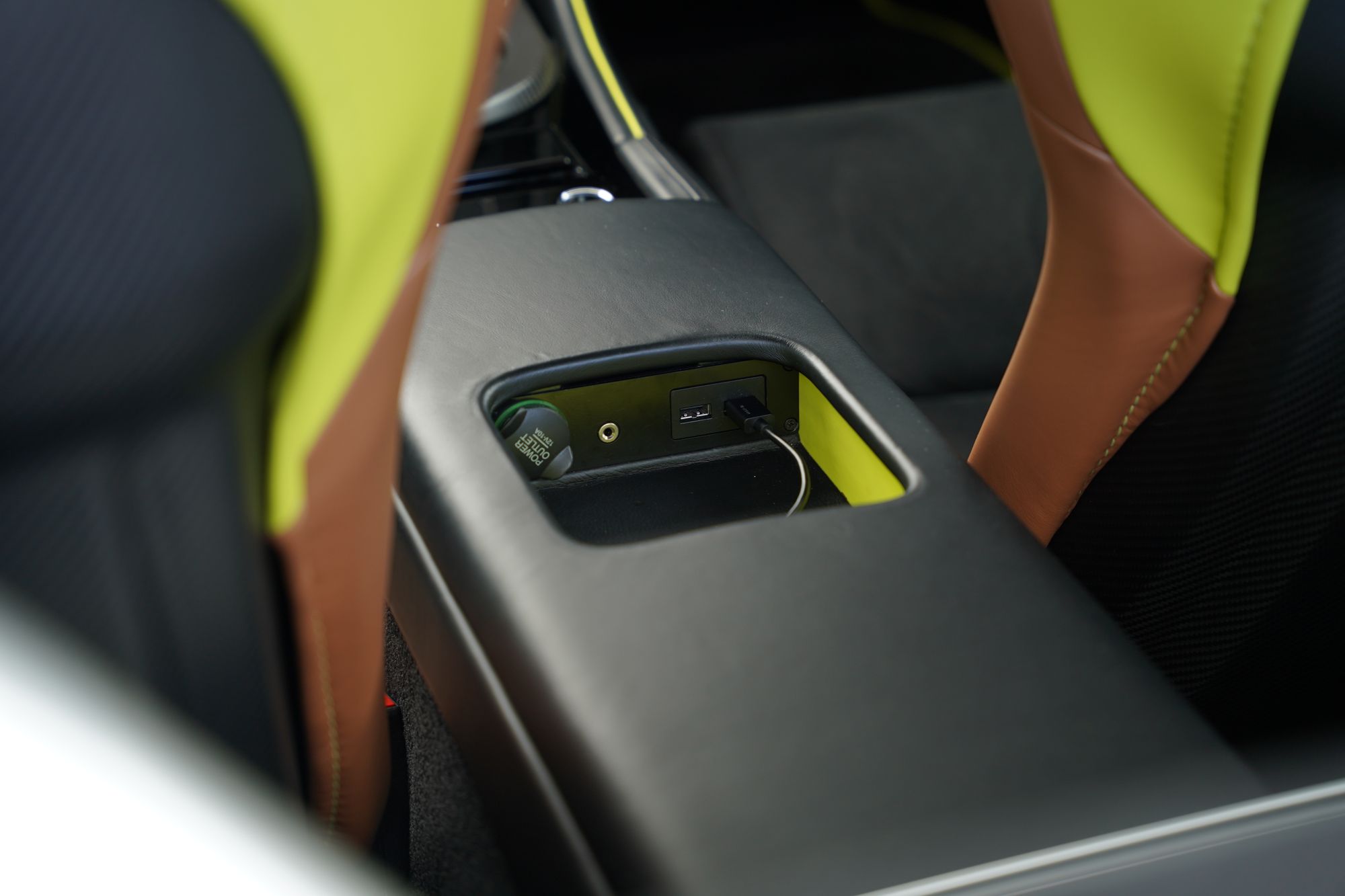 2017 Aston Martin V12 Vantage AMR