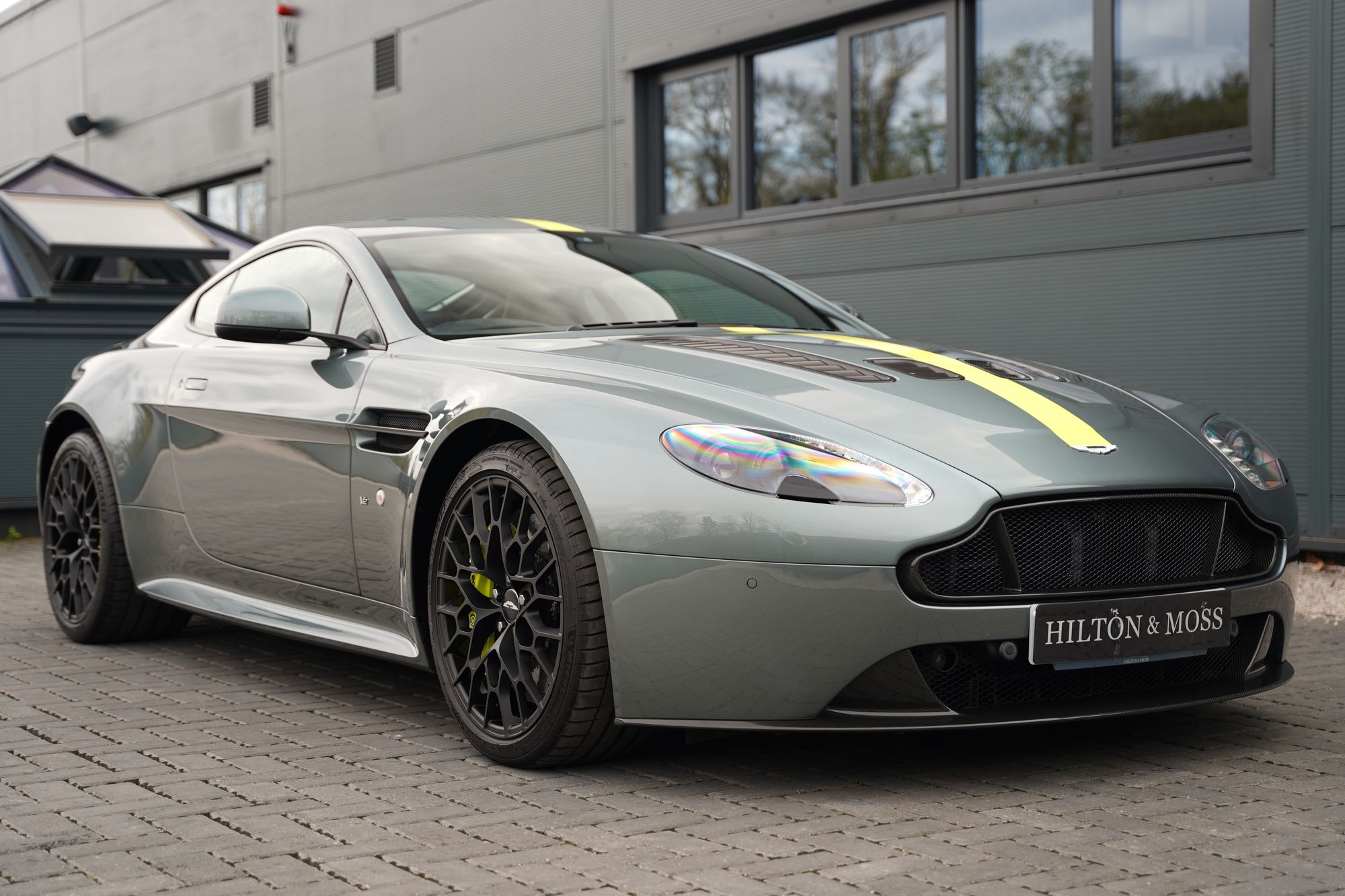 2017 Aston Martin V12 Vantage AMR